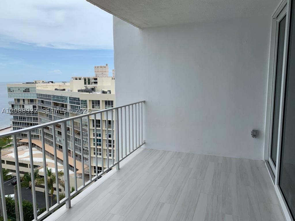 image Casa Del Mar2