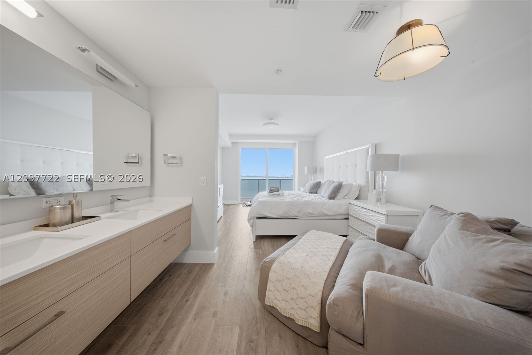 image Bay House15