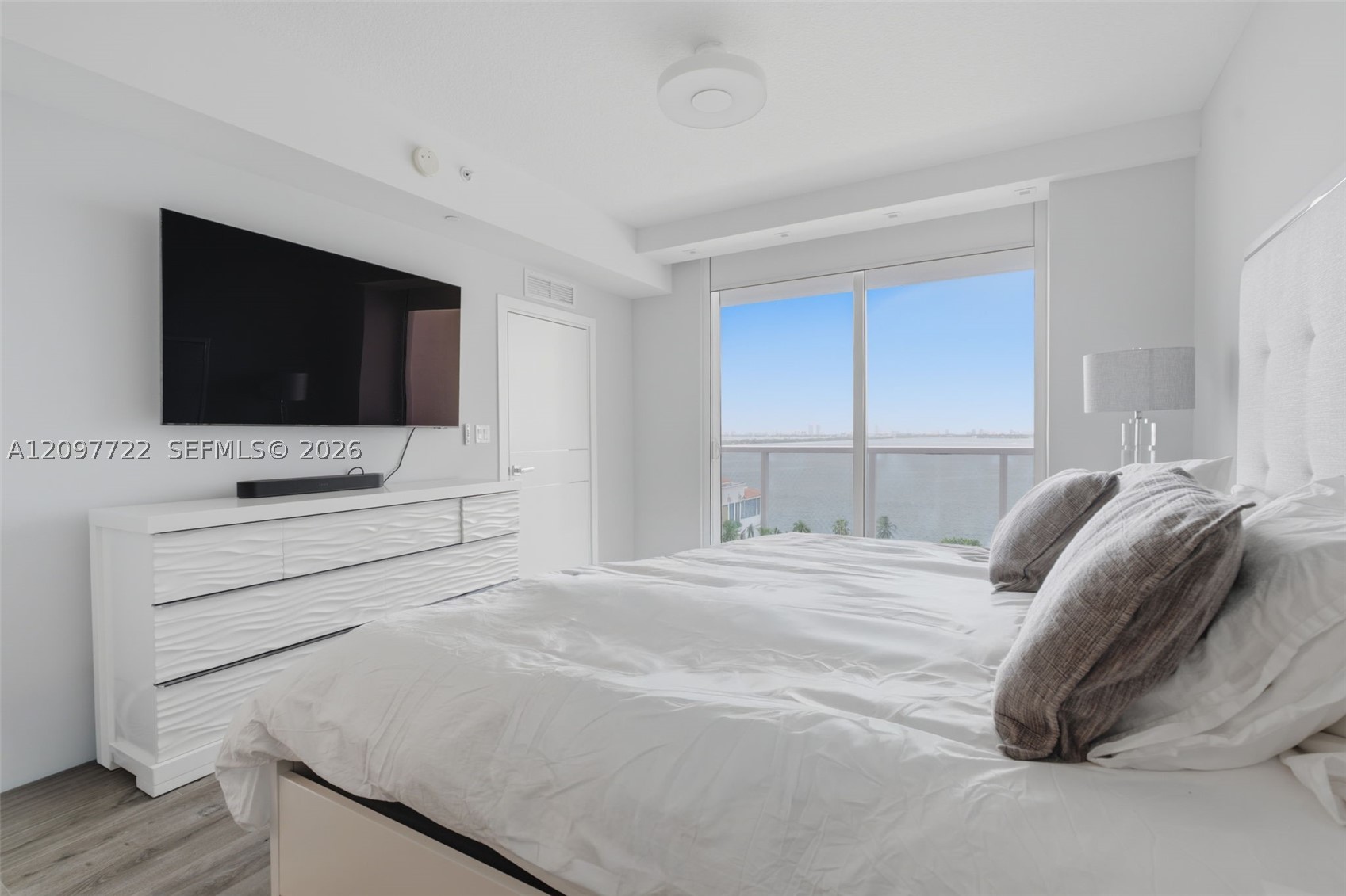 image Bay House17