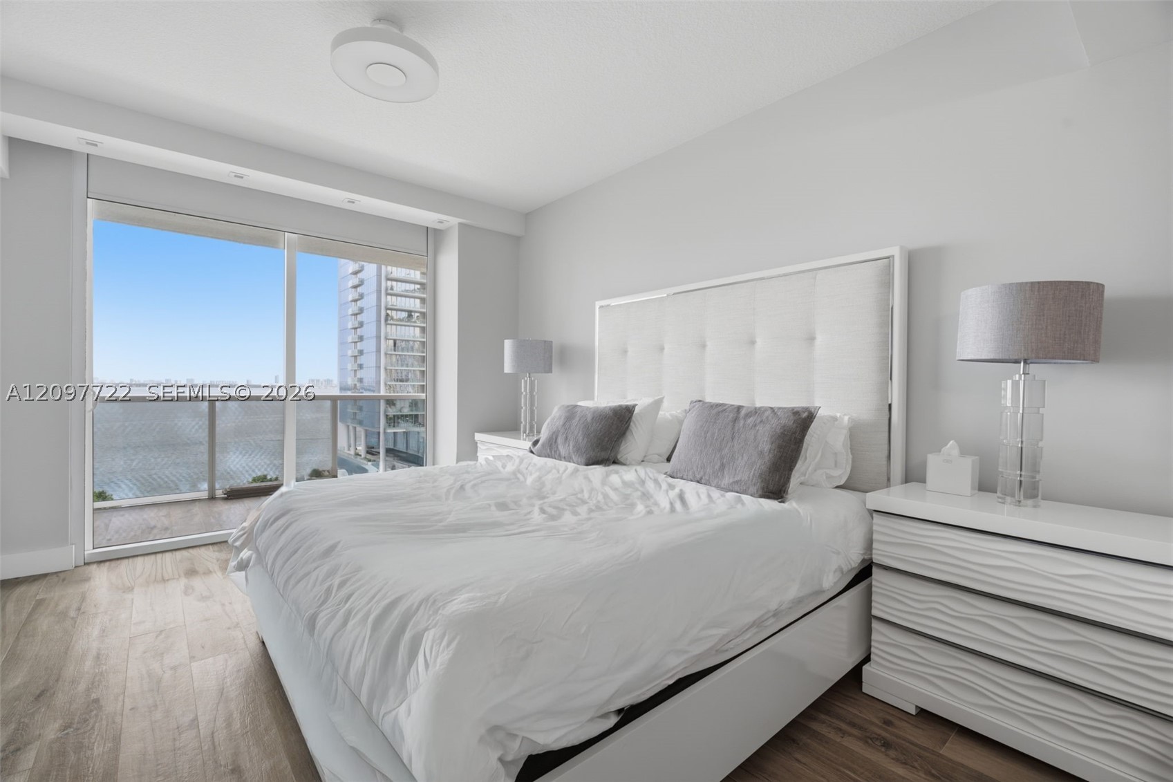 image Bay House18