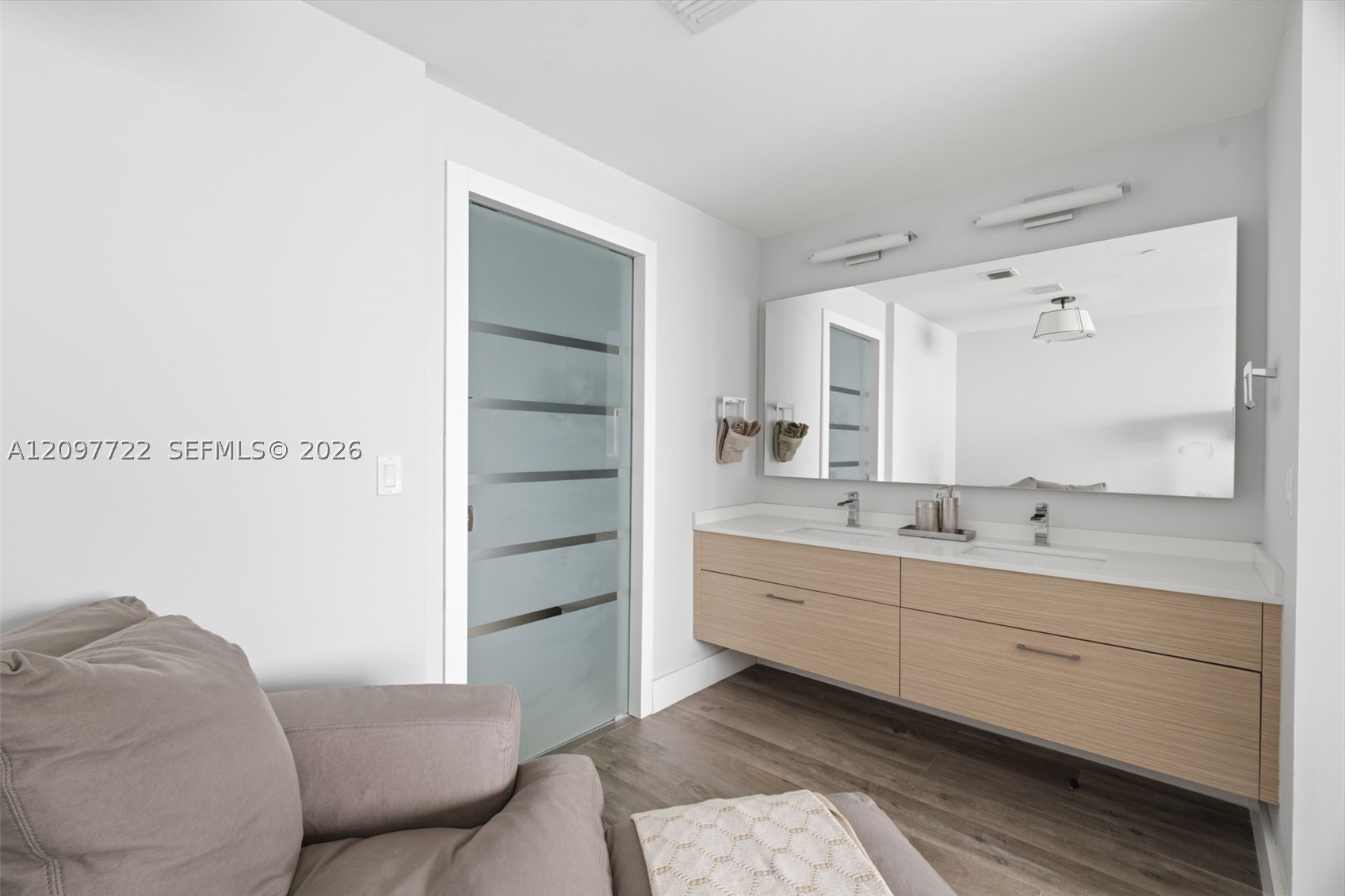 image Bay House20