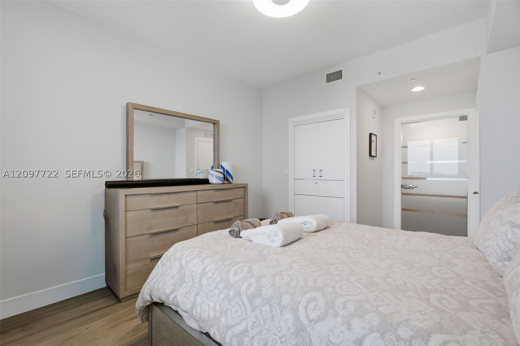 image Bay House23