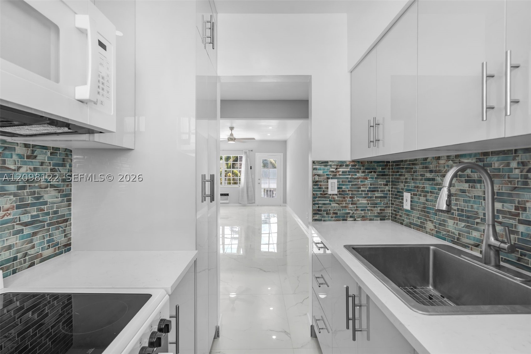 635 8th St #205 Miami Beach, FL 33139