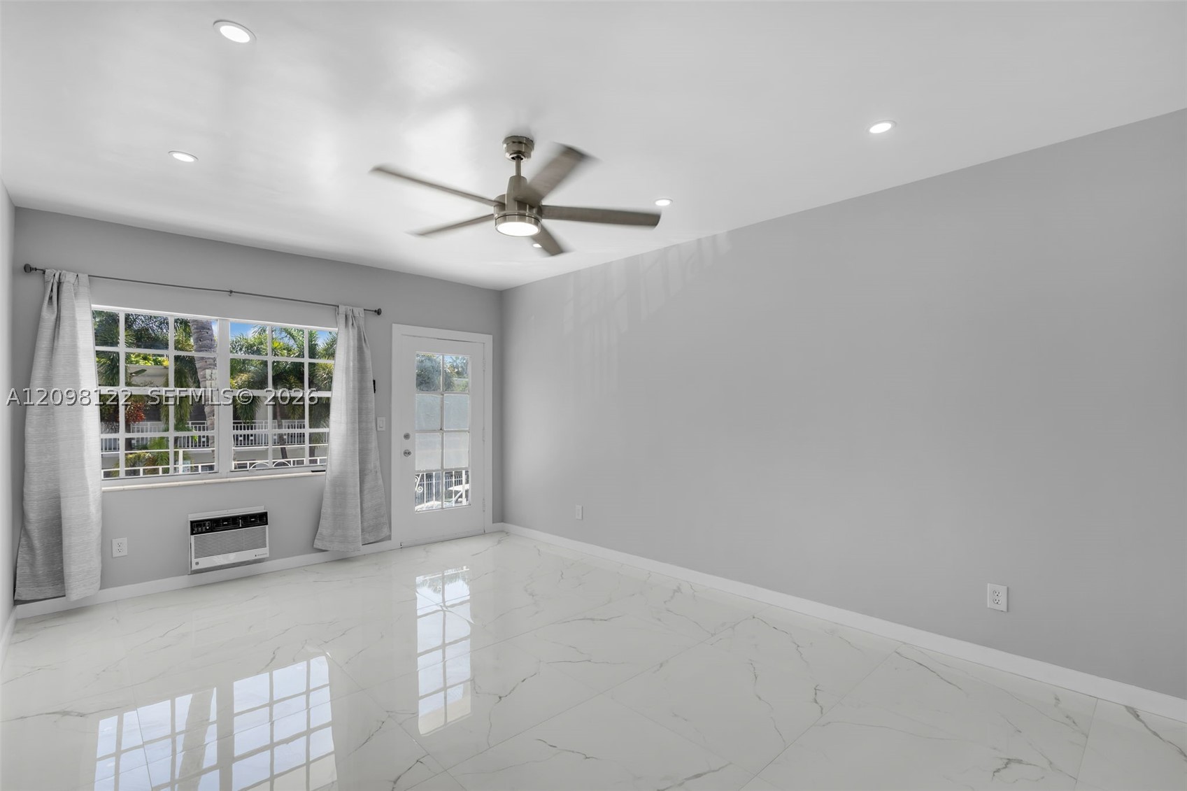 635 8th St #205 Miami Beach, FL 33139