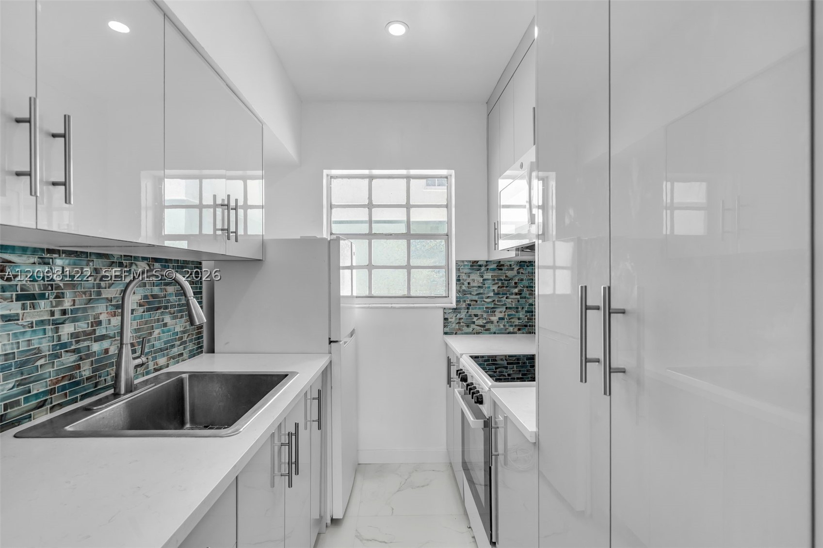 635 8th St #205 Miami Beach, FL 33139