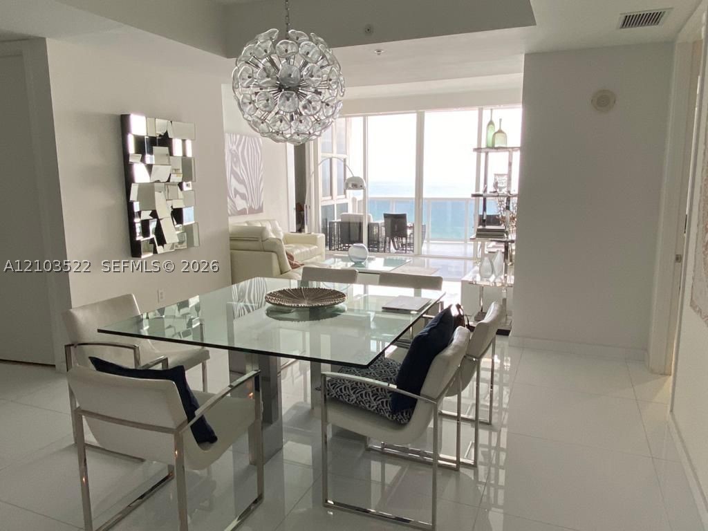 image Trump Royale22