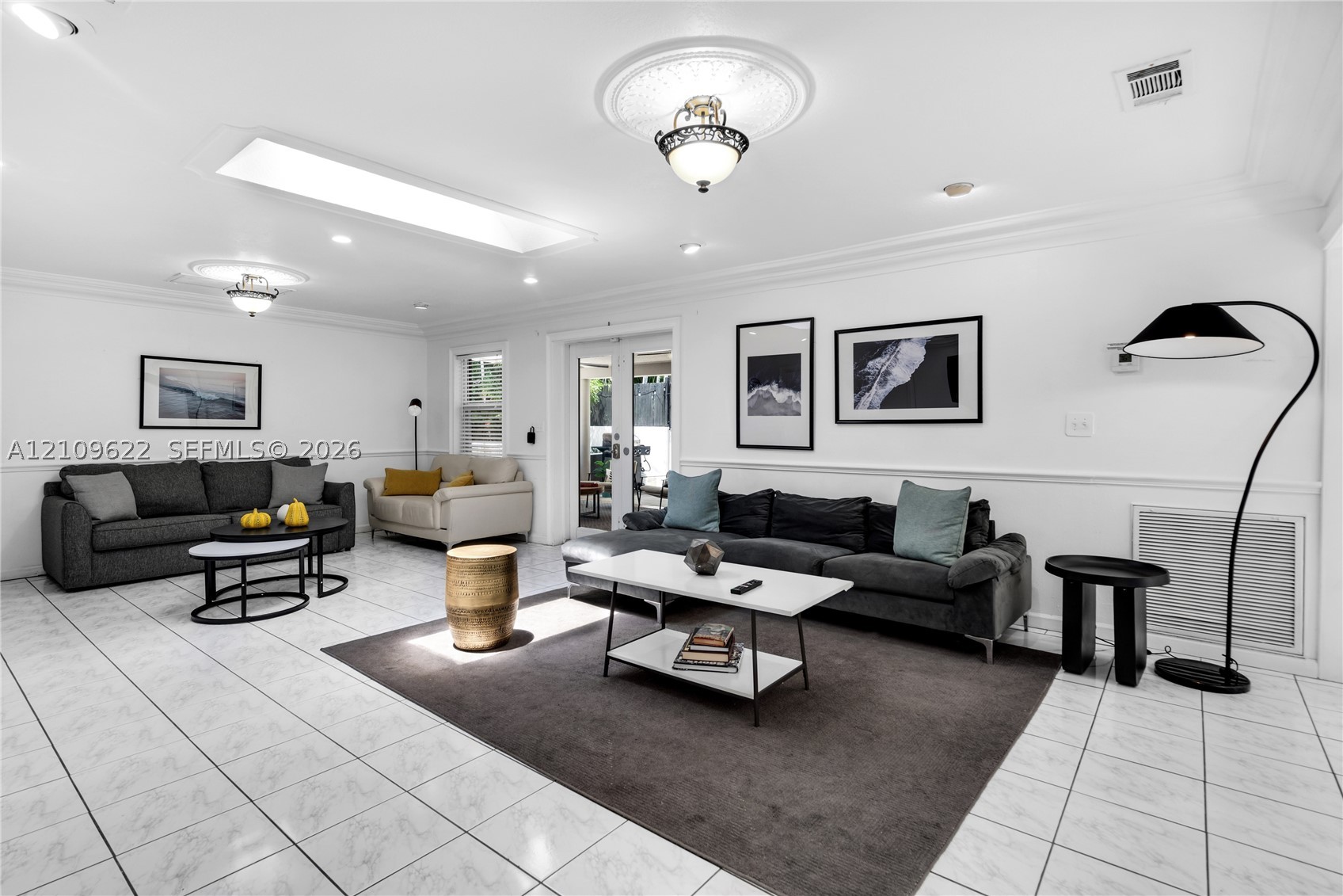 520 SW 22th Rd Miami, FL 33129