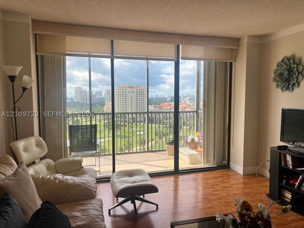 20379 W Country Clb Dr #1637