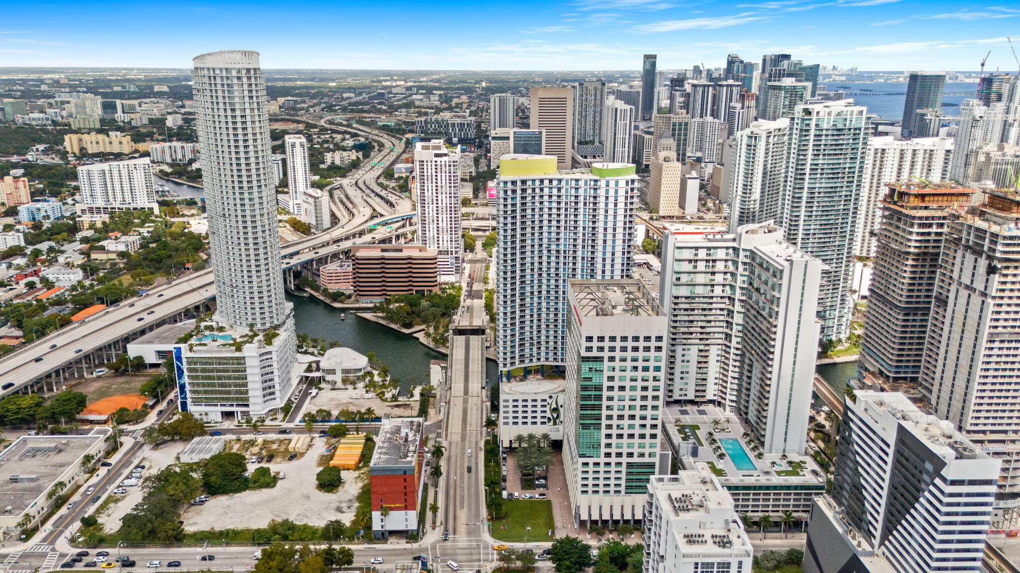 185 SW 7th Miami, FL 33130