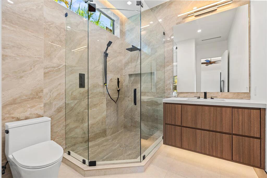 2441 NE 48th Lighthouse Point, FL 33064