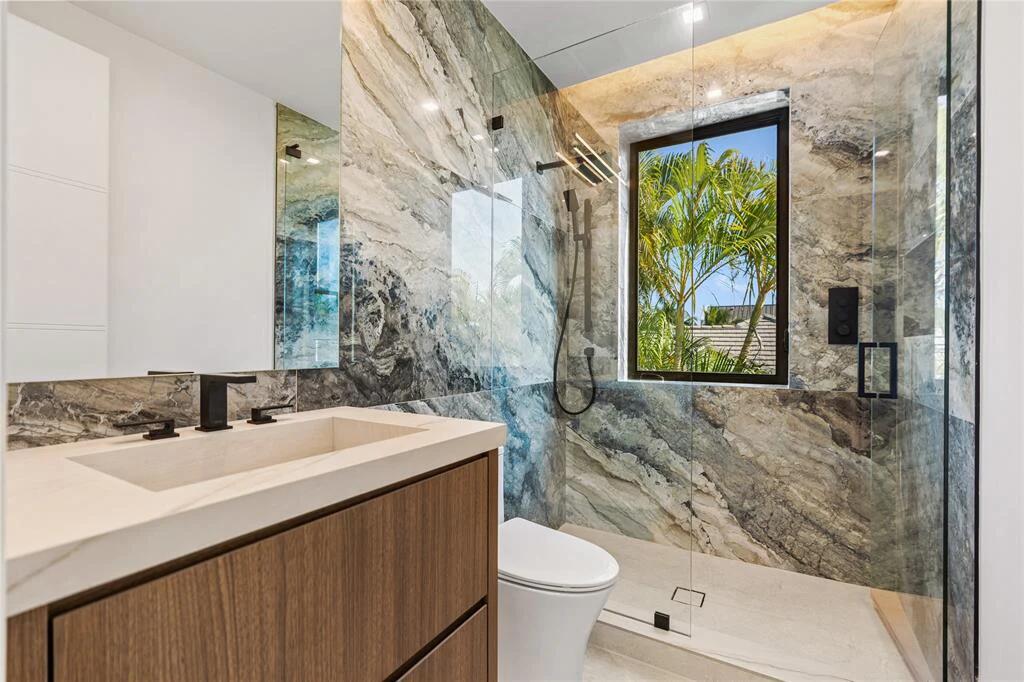 2441 NE 48th Lighthouse Point, FL 33064