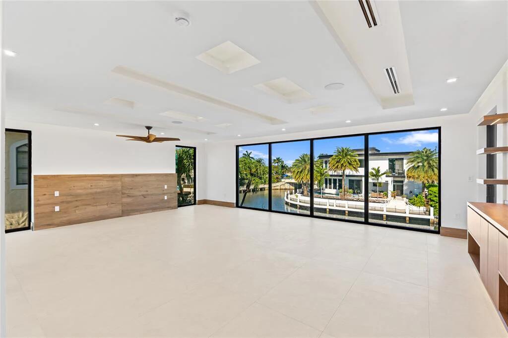 2441 NE 48th Lighthouse Point, FL 33064