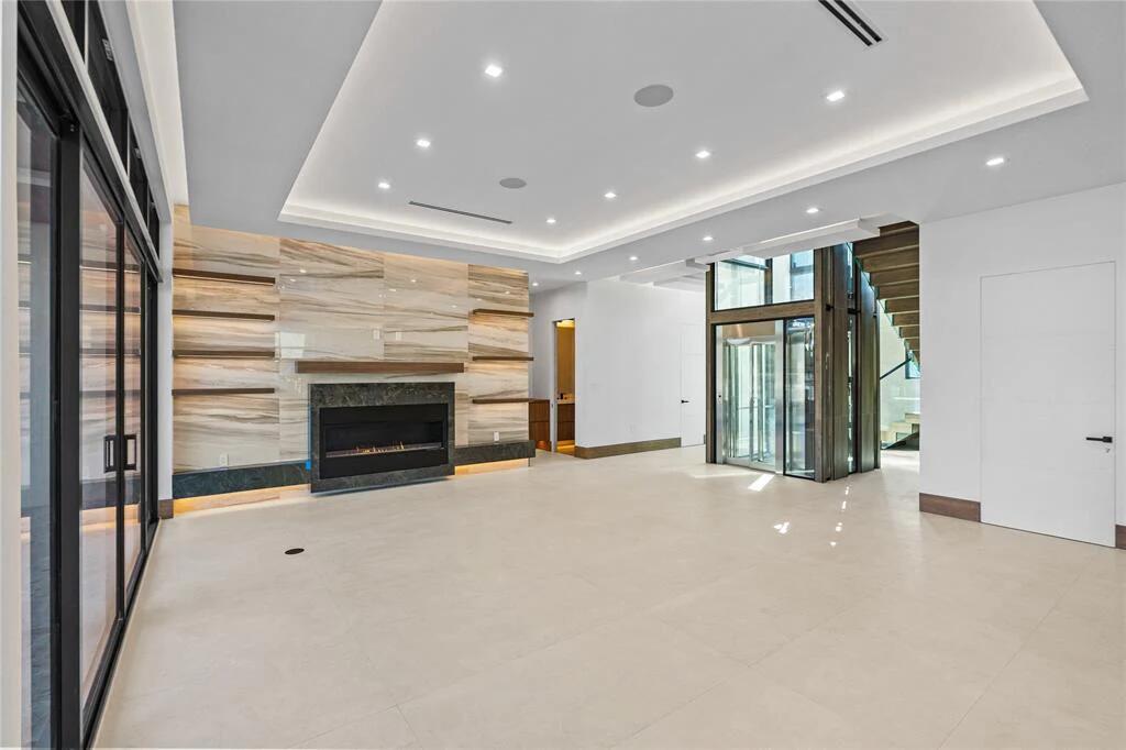 2441 NE 48th Lighthouse Point, FL 33064