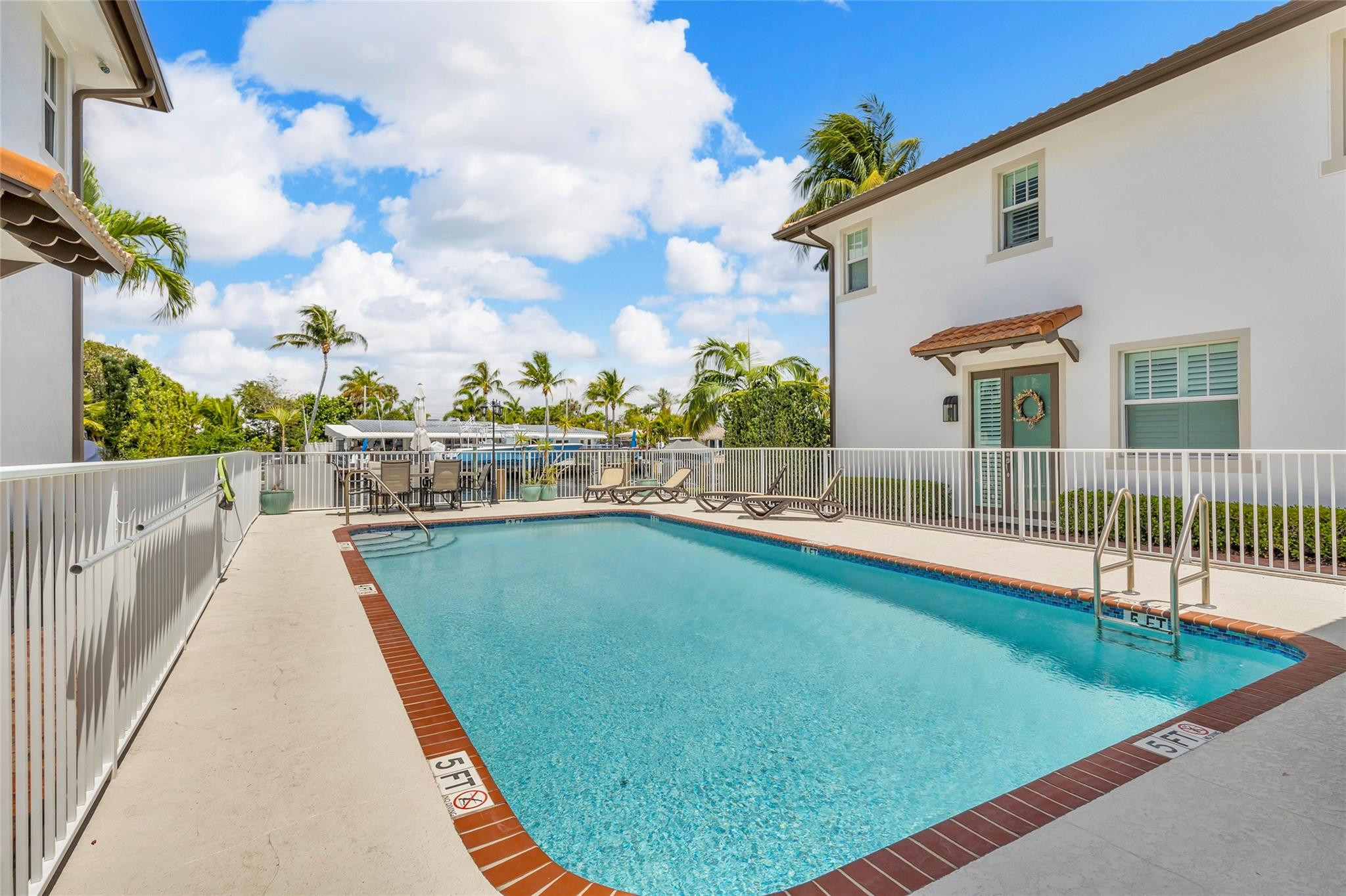 1327 SE 3rd Pompano Beach, FL 33060