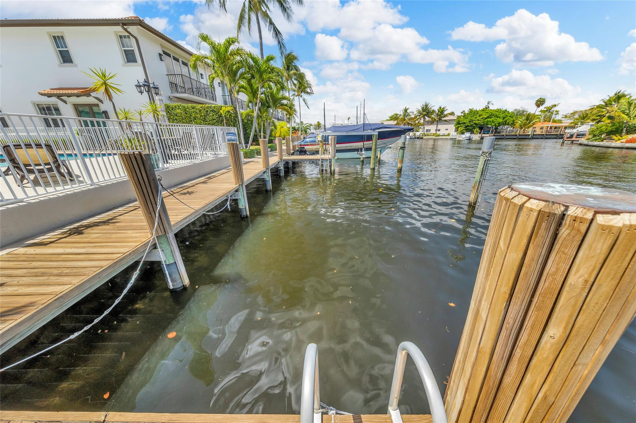 1327 SE 3rd Pompano Beach, FL 33060