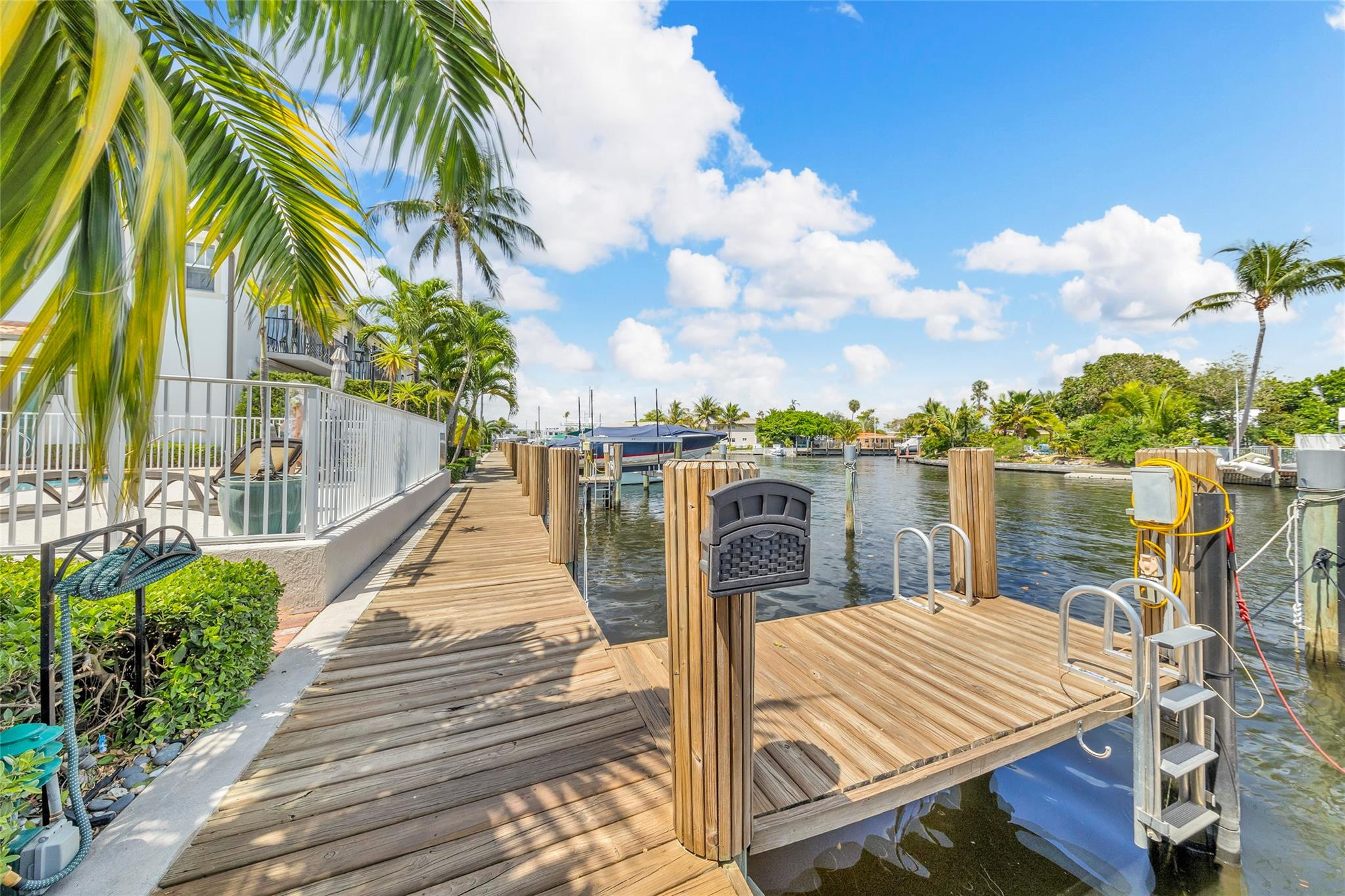 1327 SE 3rd Pompano Beach, FL 33060