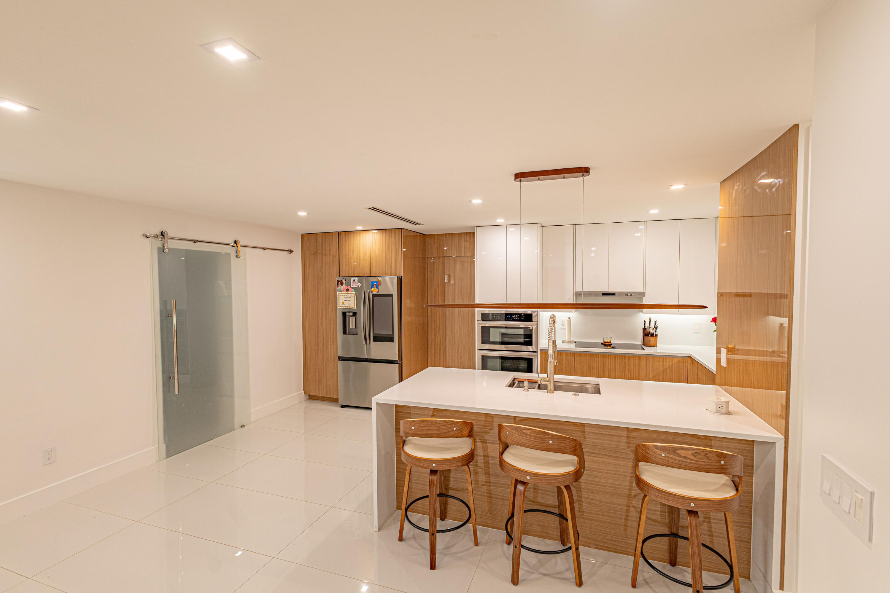 807 Hollywood West Palm Beach, FL 33405