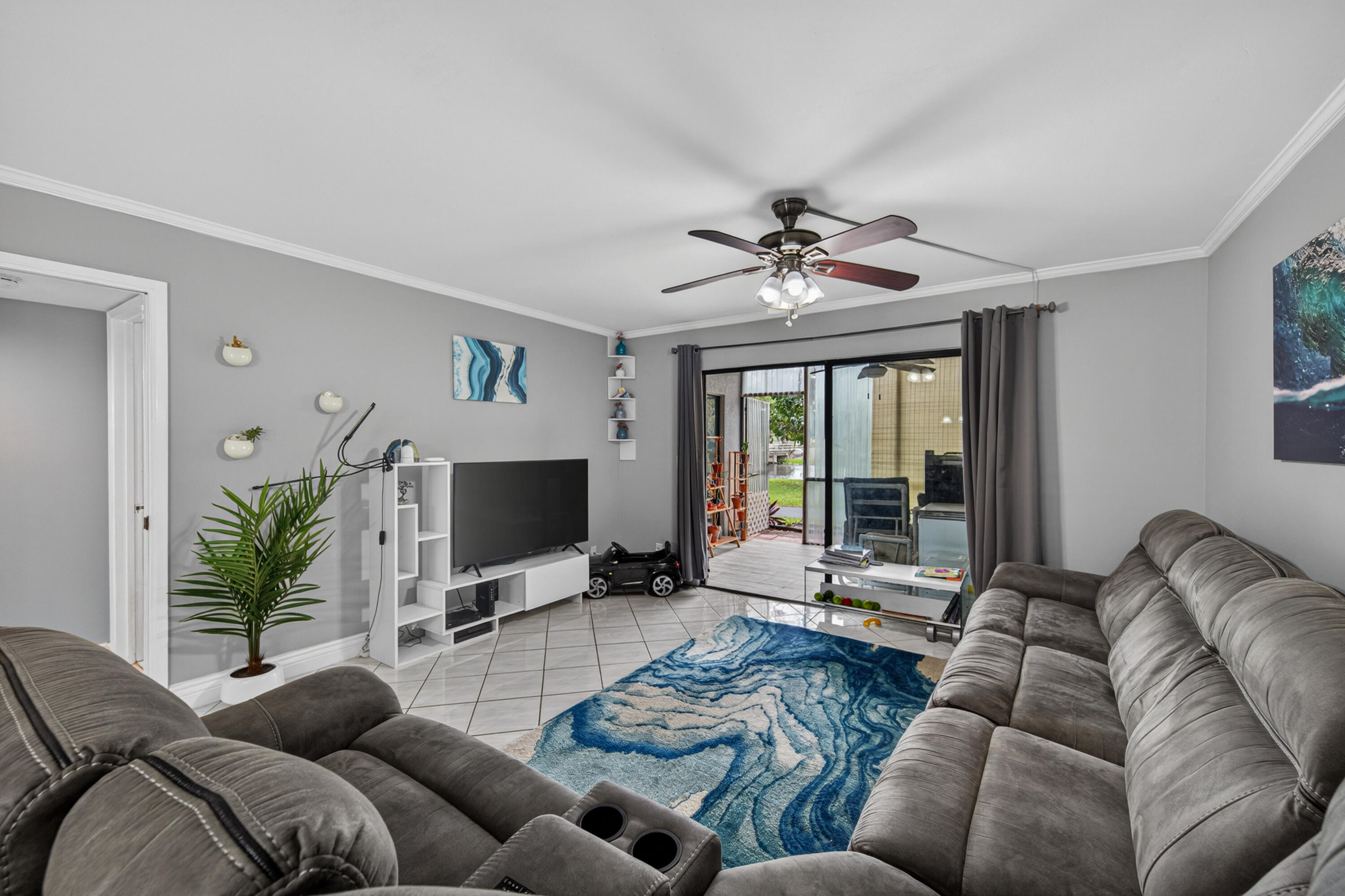 2200 S Cypress Bnd #101