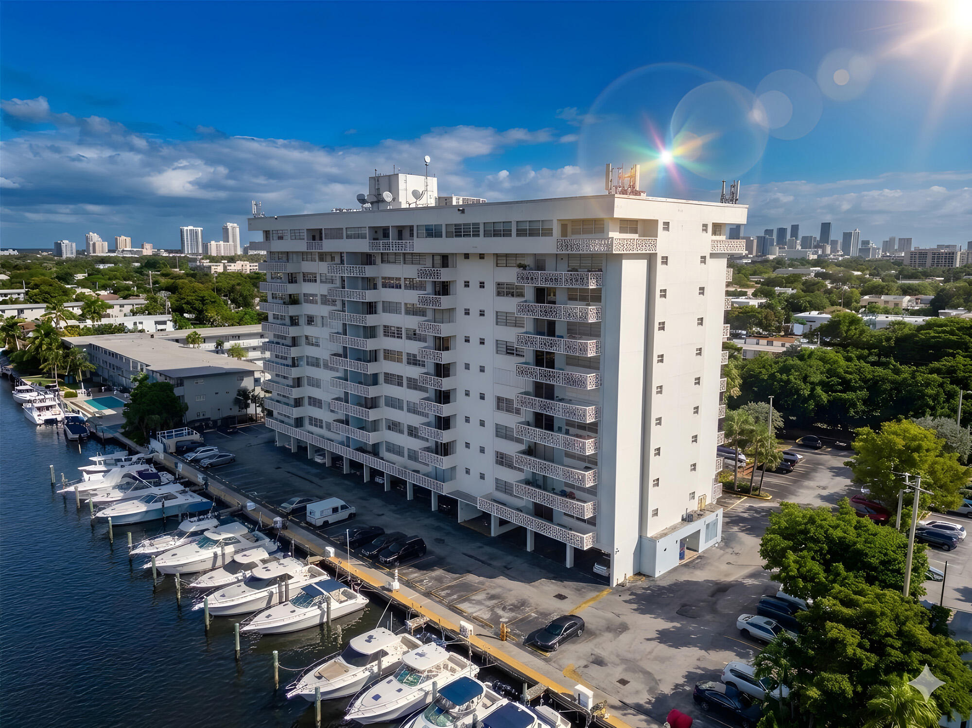 13155 Ixora #804