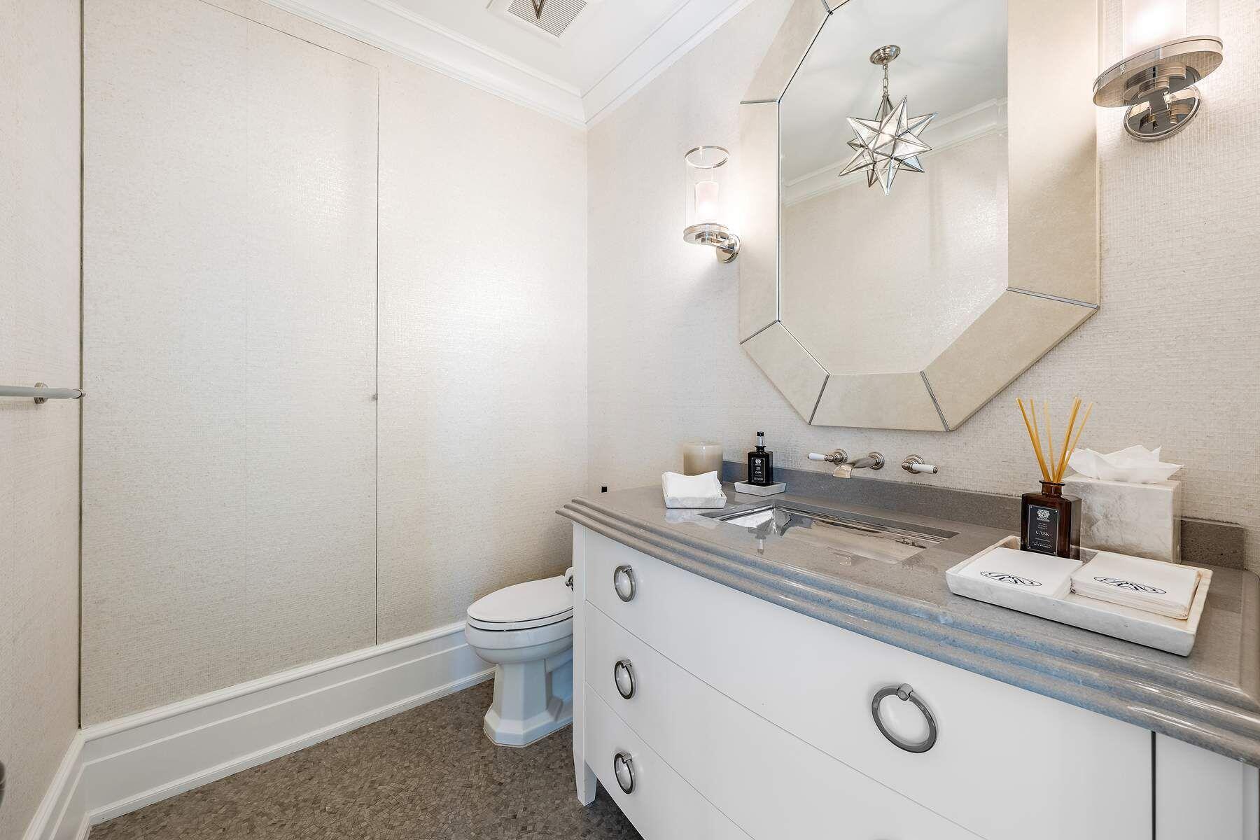 608 Island Palm Beach, FL 33480