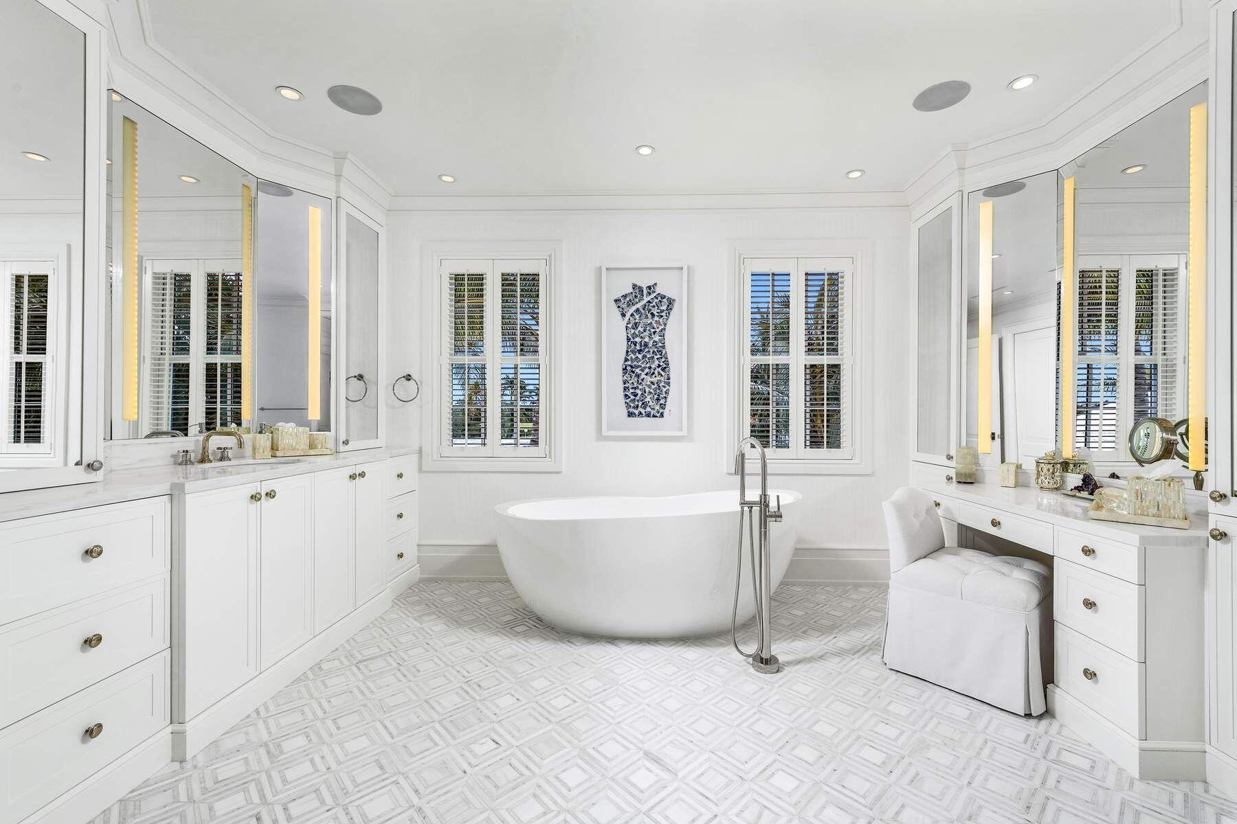 608 Island Palm Beach, FL 33480