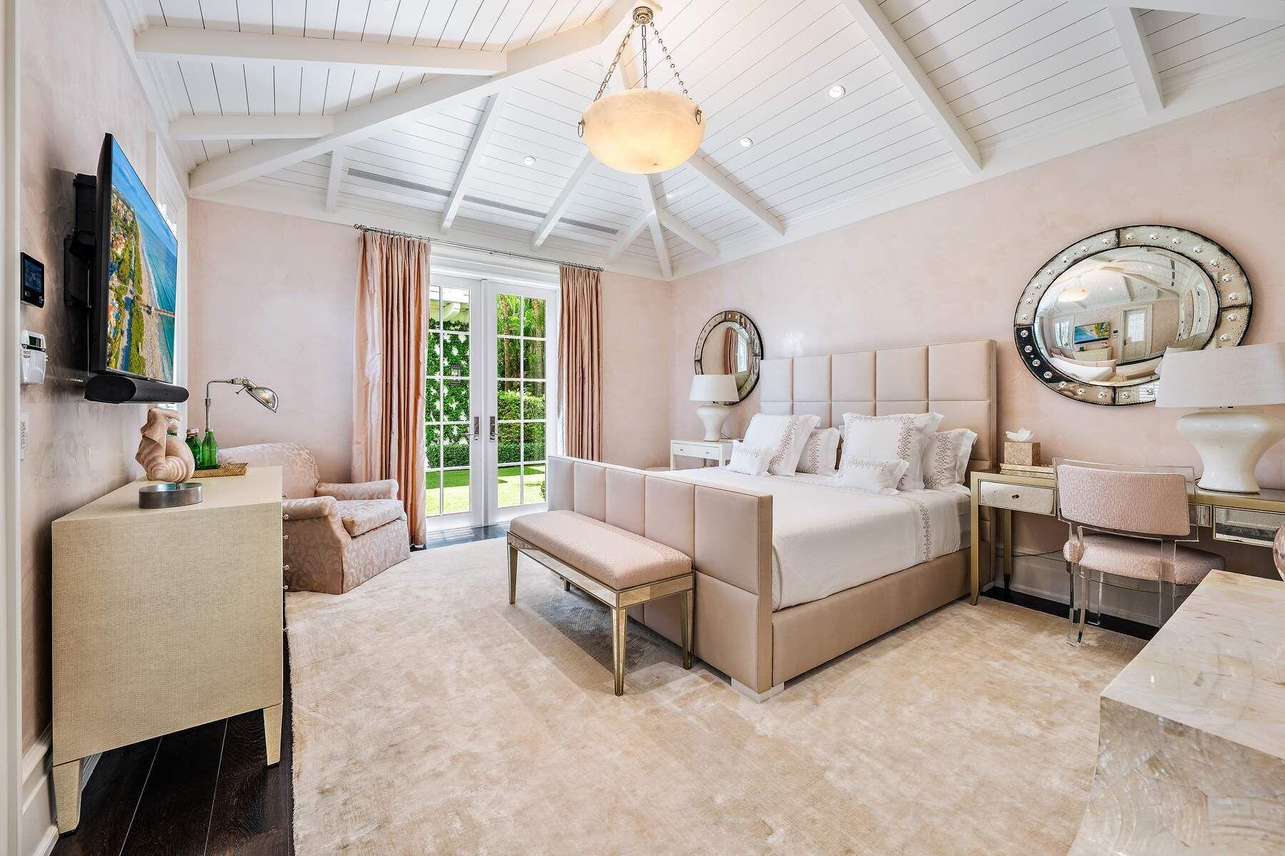 608 Island Palm Beach, FL 33480