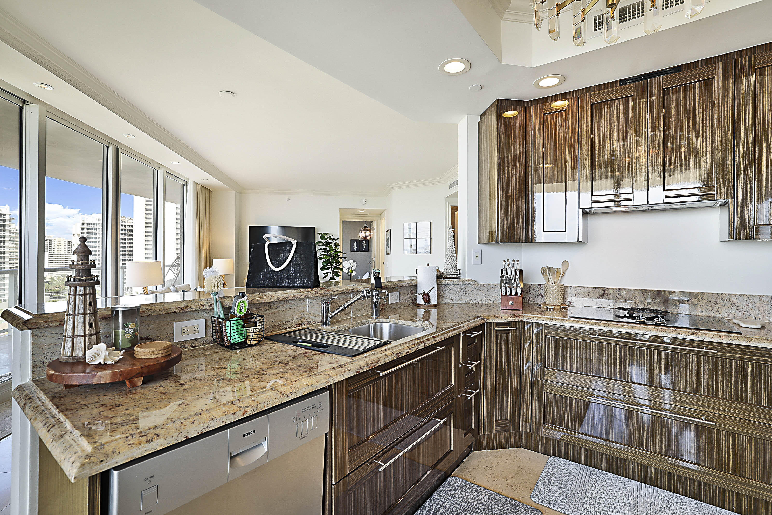 2700 N Ocean #1006b Riviera Beach, FL 33404
