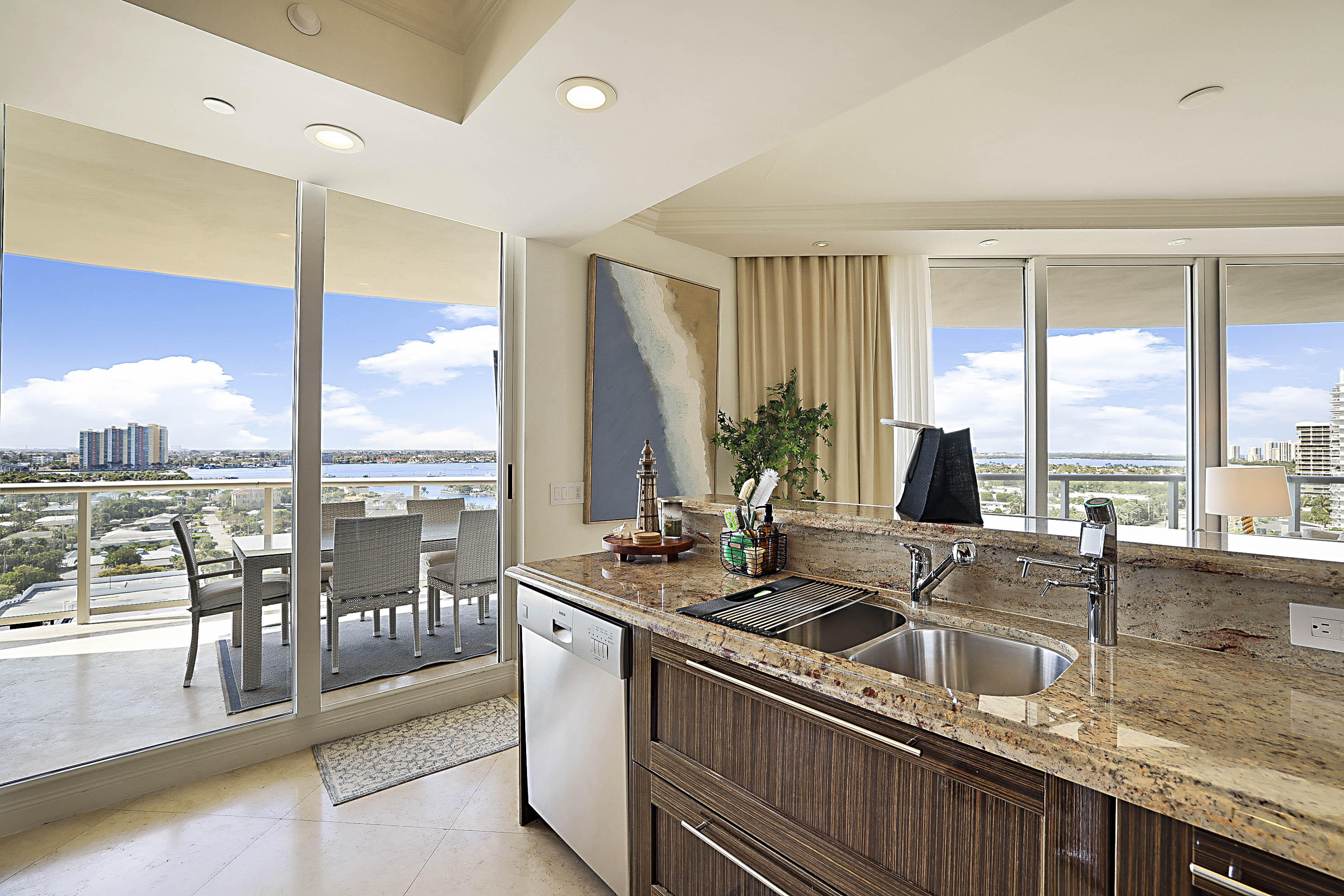 2700 N Ocean #1006b Riviera Beach, FL 33404