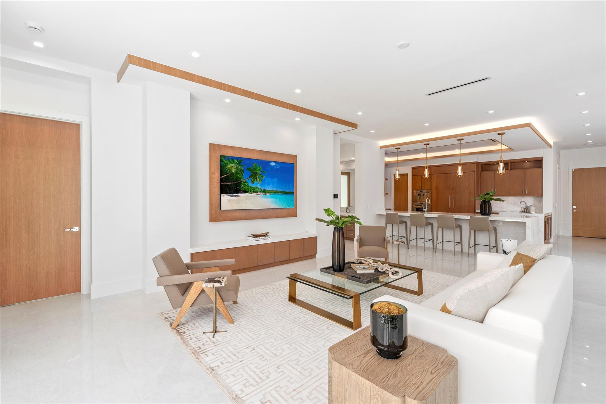 24 Fiesta Fort Lauderdale, FL 33301