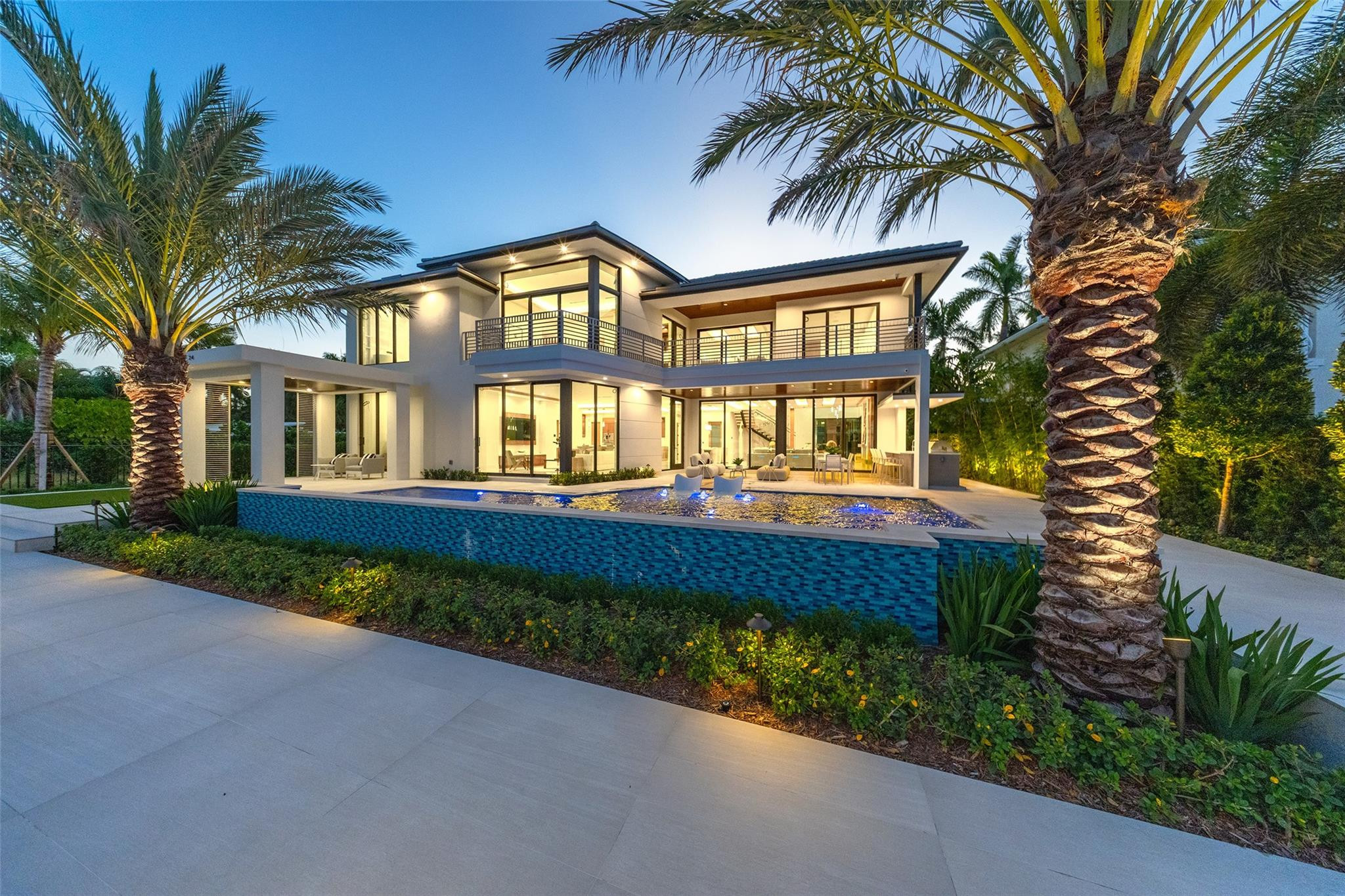 24 Fiesta Fort Lauderdale, FL 33301