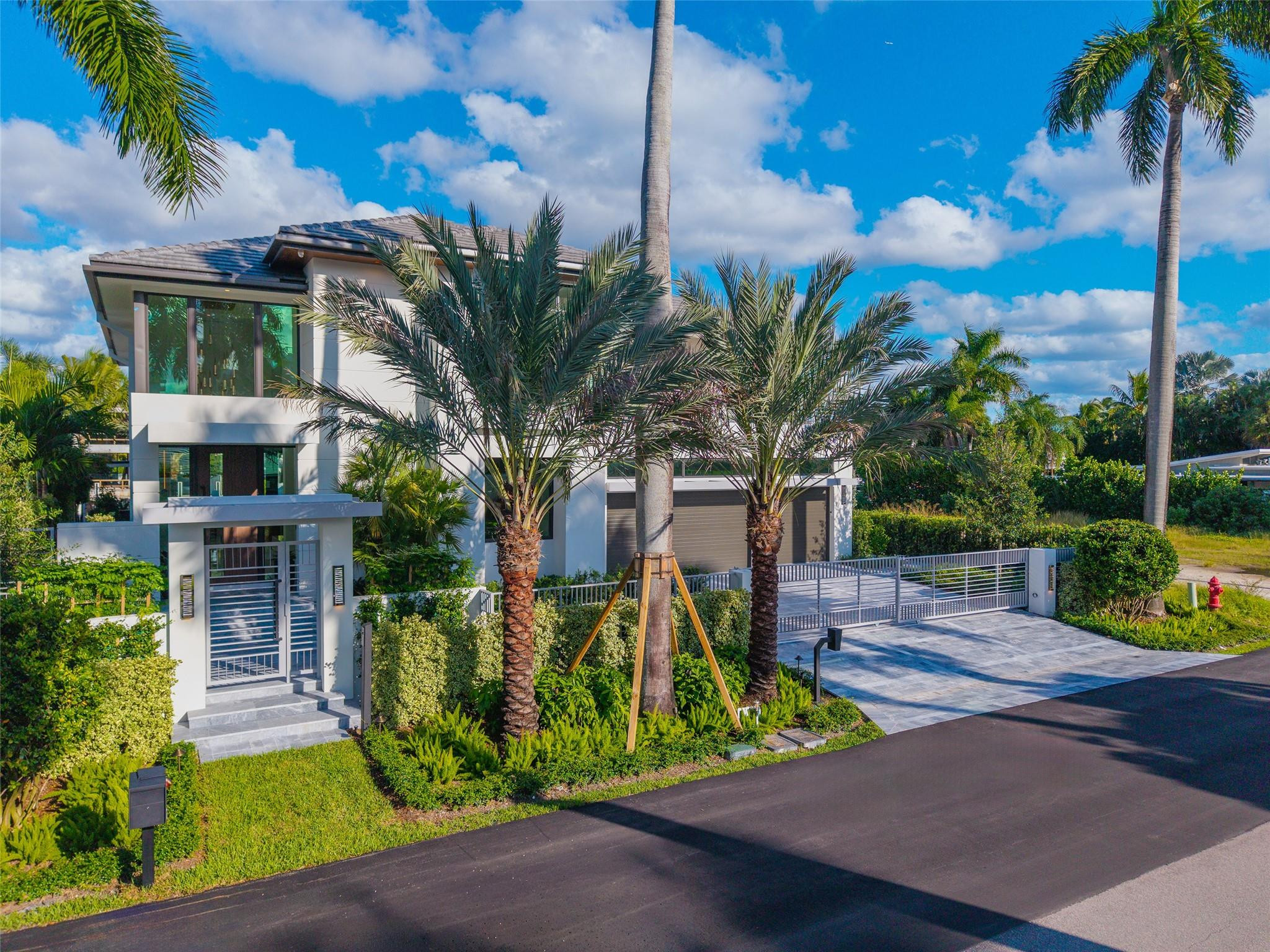 24 Fiesta Fort Lauderdale, FL 33301
