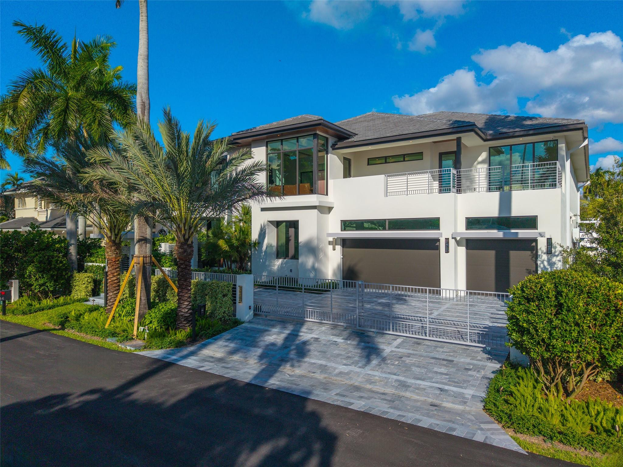 24 Fiesta Fort Lauderdale, FL 33301