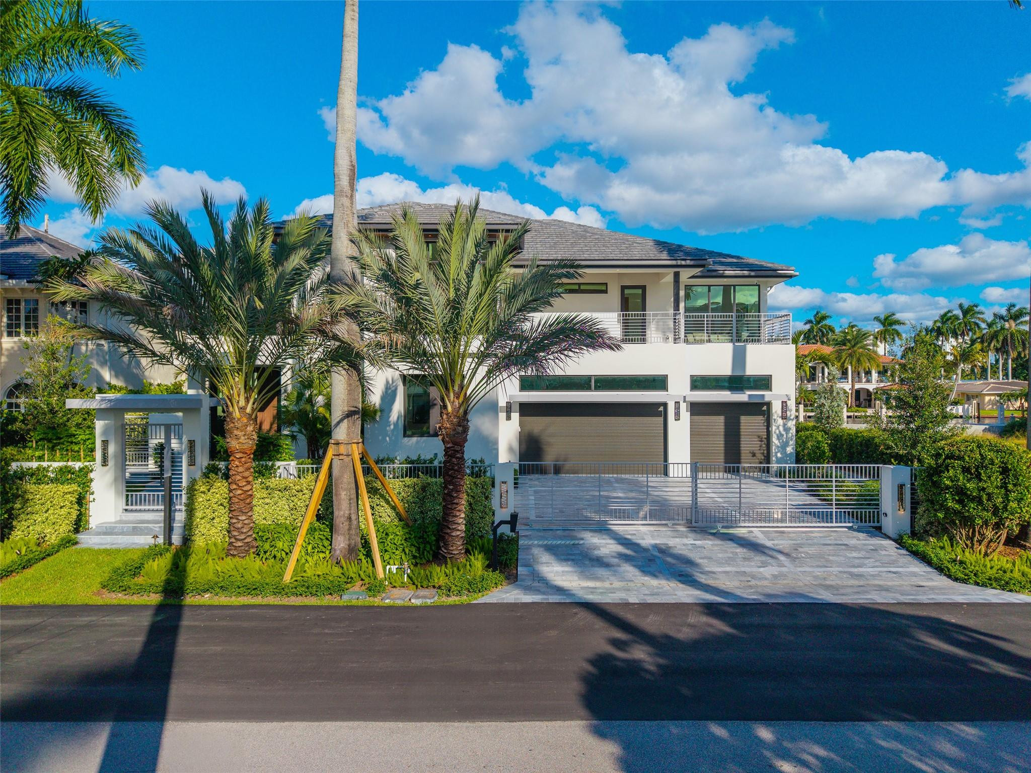 24 Fiesta Fort Lauderdale, FL 33301