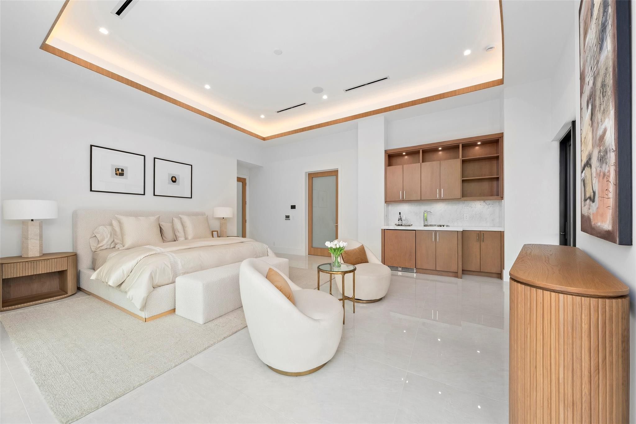 24 Fiesta Fort Lauderdale, FL 33301