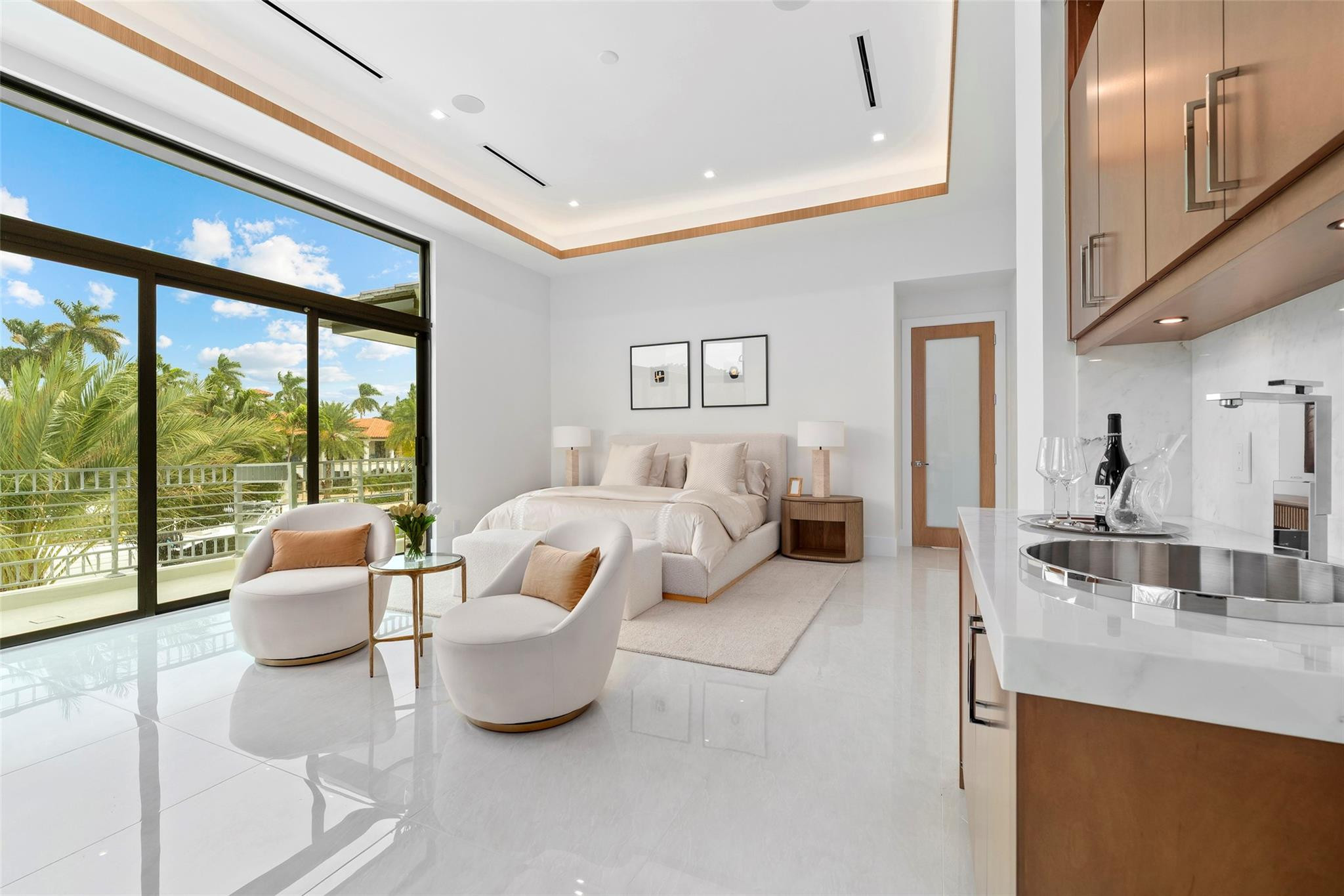 24 Fiesta Fort Lauderdale, FL 33301