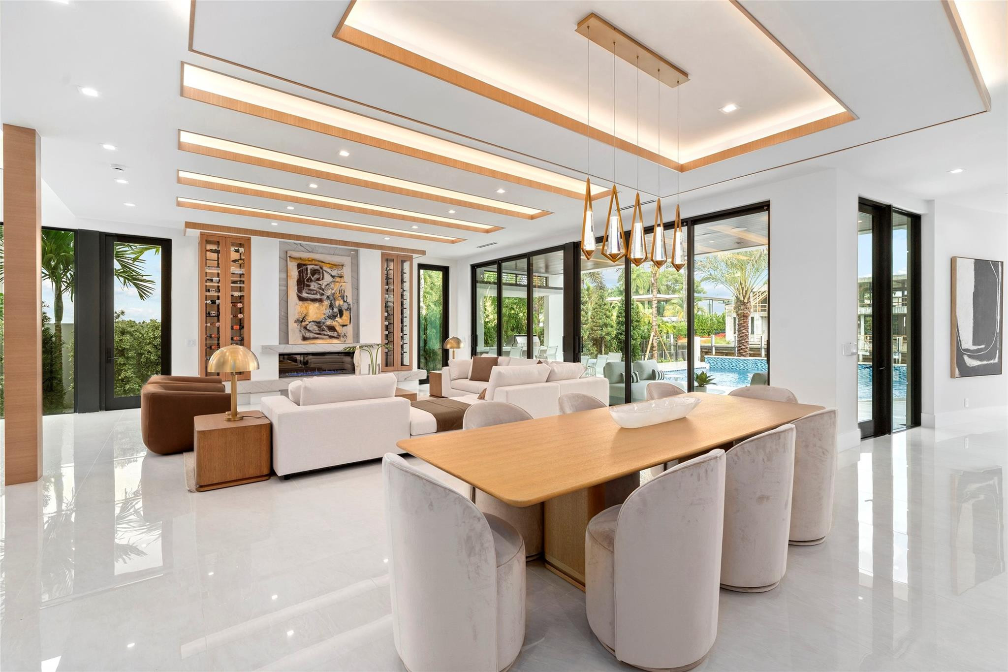 24 Fiesta Fort Lauderdale, FL 33301