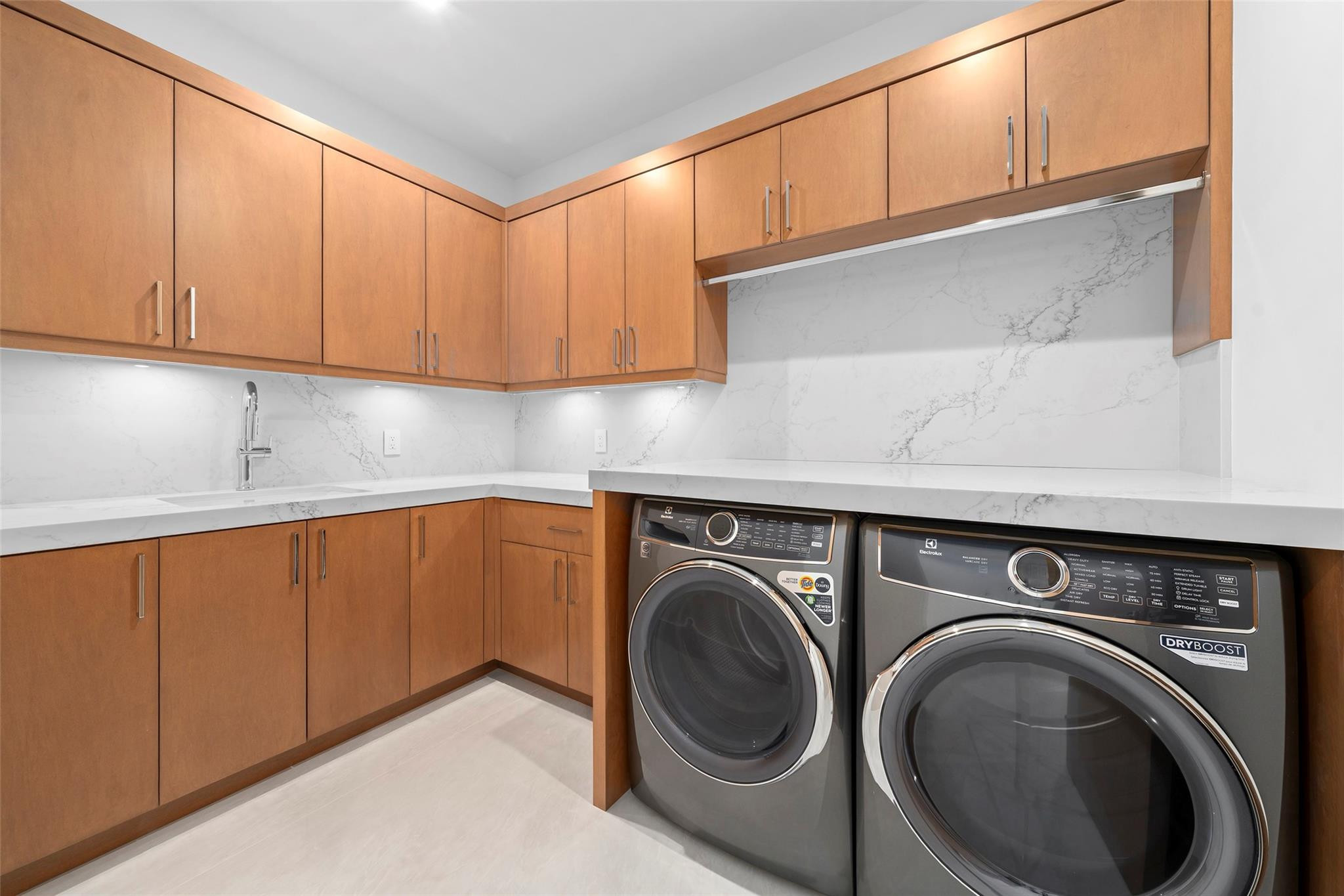 24 Fiesta Fort Lauderdale, FL 33301