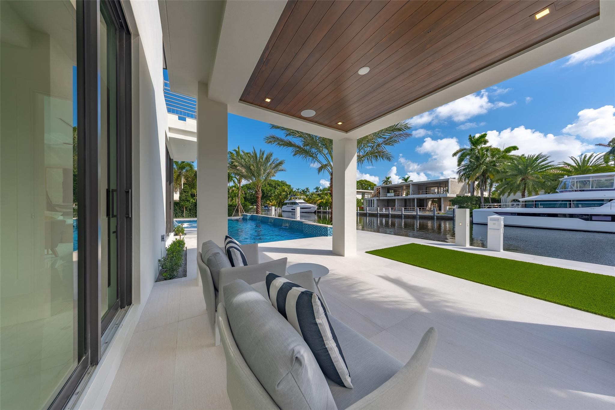 24 Fiesta Fort Lauderdale, FL 33301