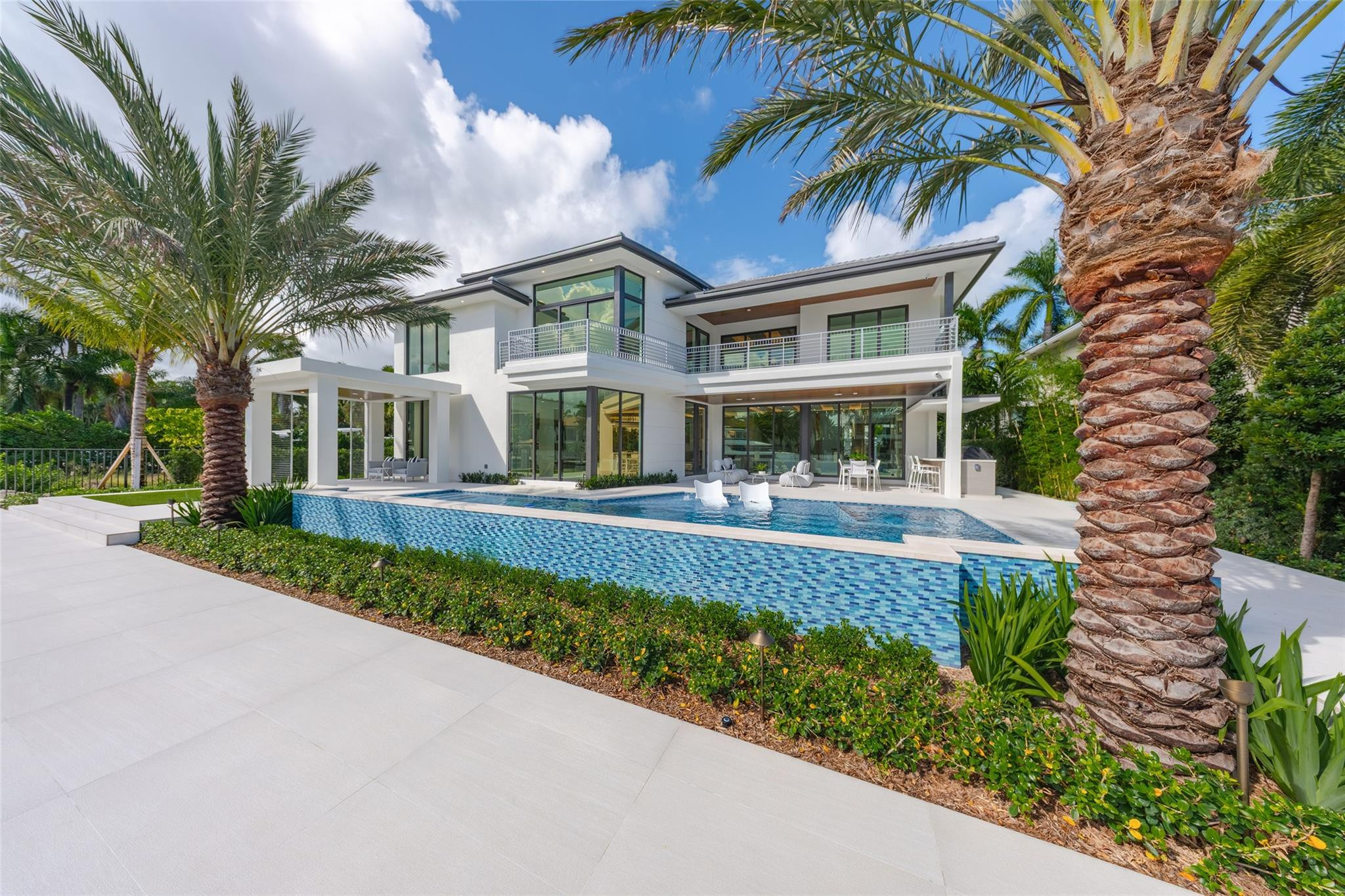 24 Fiesta Fort Lauderdale, FL 33301