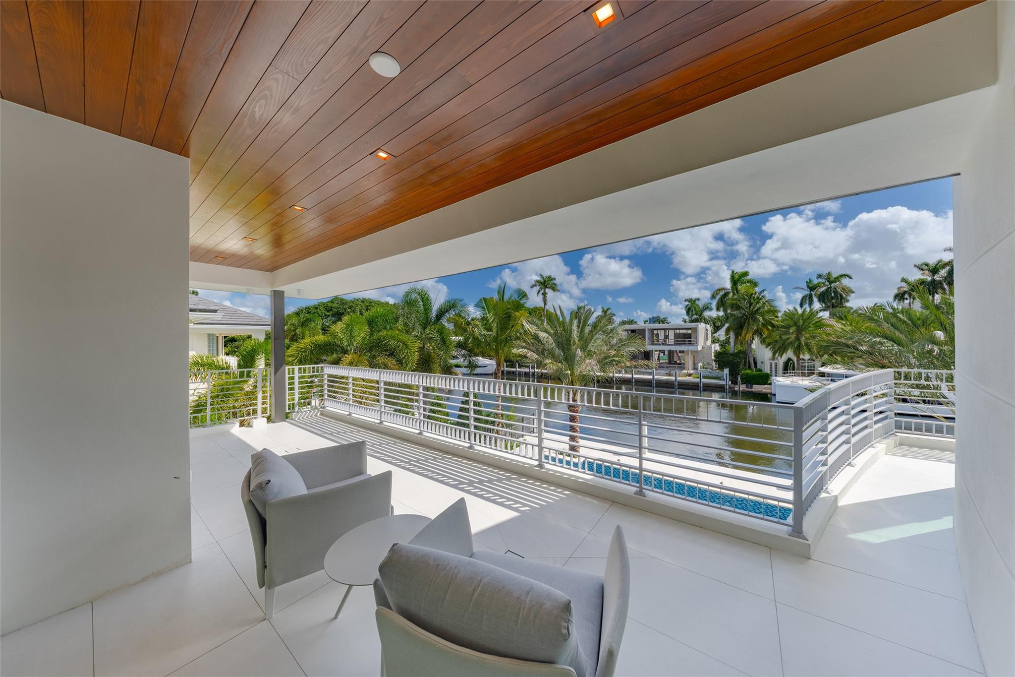 24 Fiesta Fort Lauderdale, FL 33301