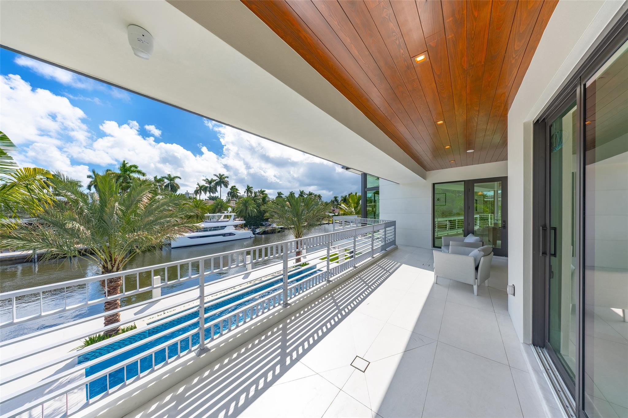 24 Fiesta Fort Lauderdale, FL 33301