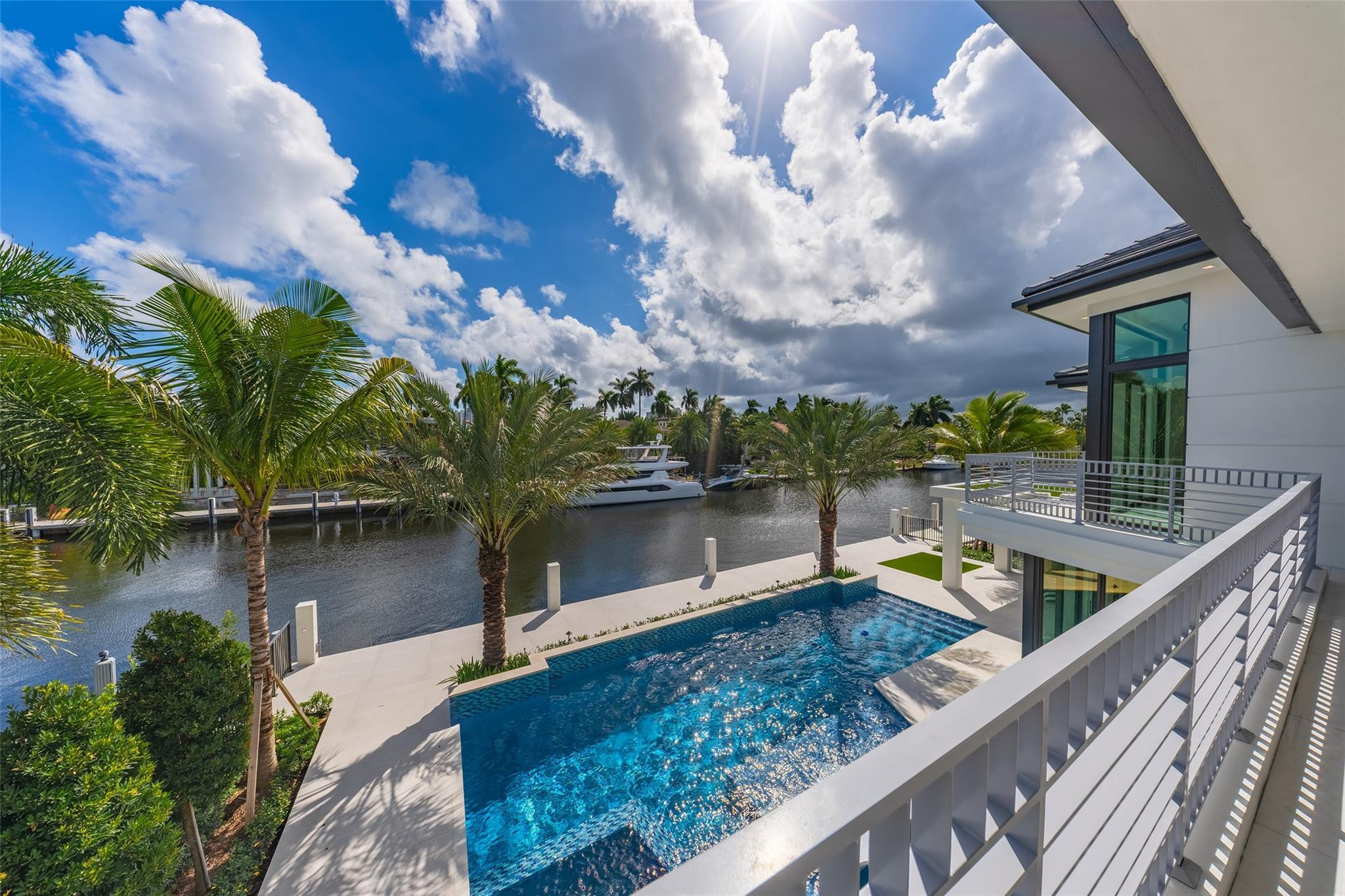 24 Fiesta Fort Lauderdale, FL 33301
