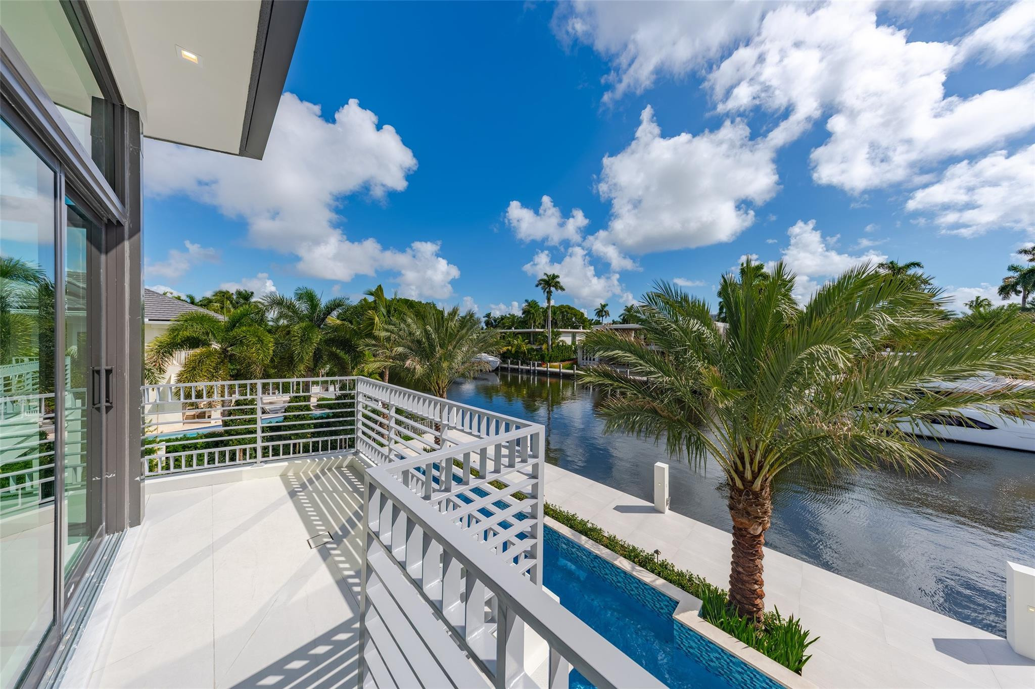 24 Fiesta Fort Lauderdale, FL 33301