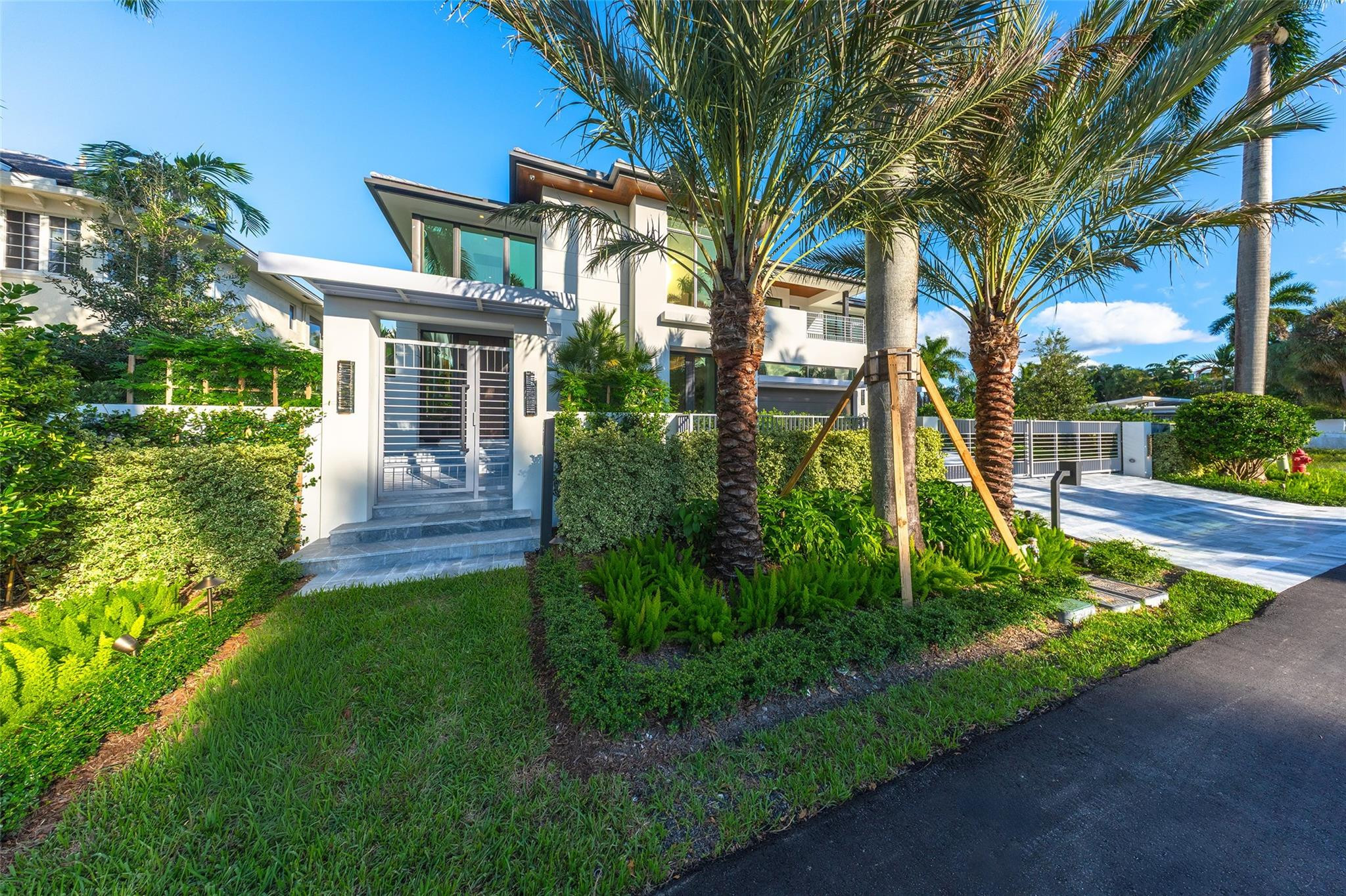24 Fiesta Fort Lauderdale, FL 33301