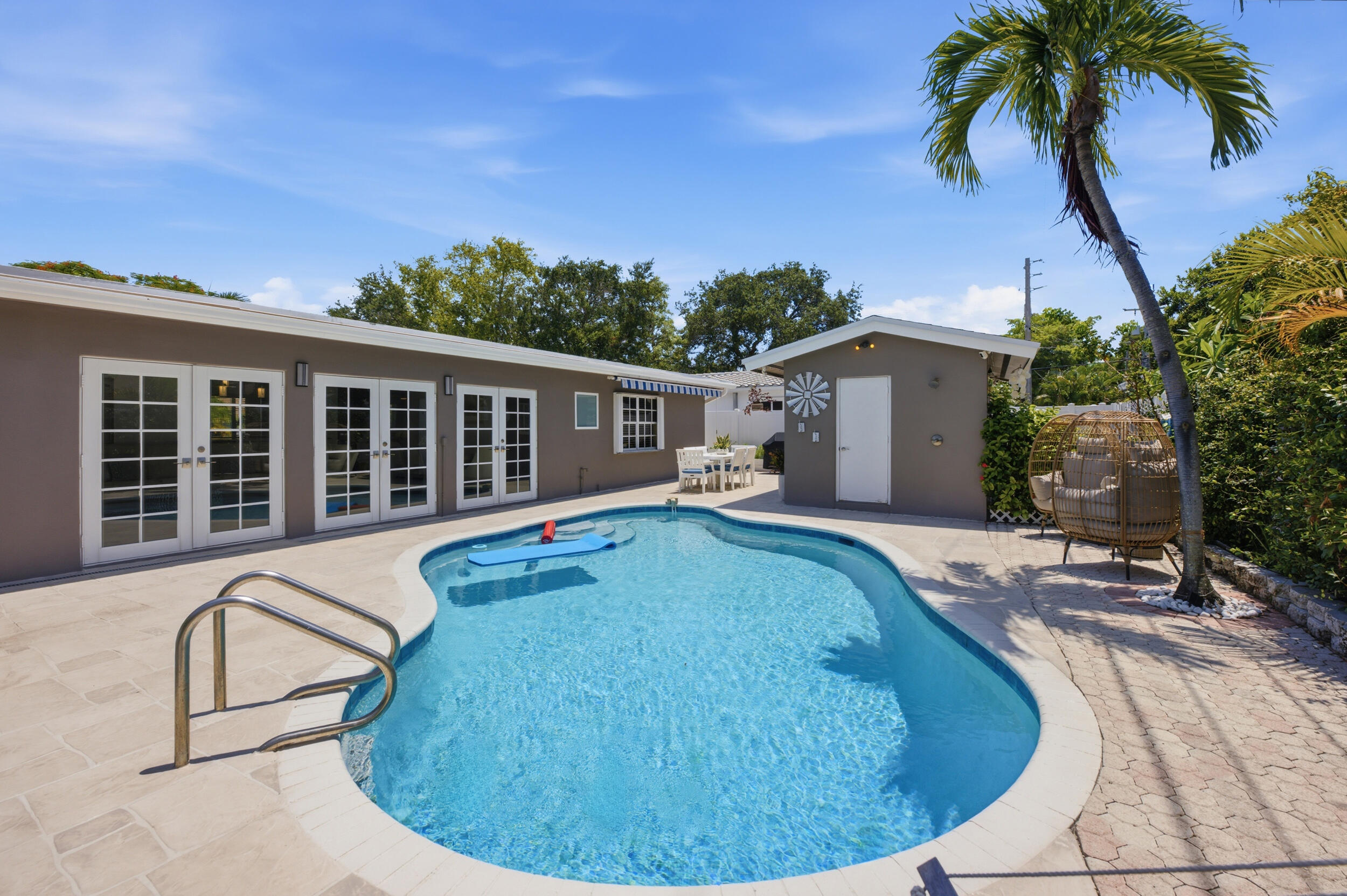 2511 NE 20th Lighthouse Point, FL 33064