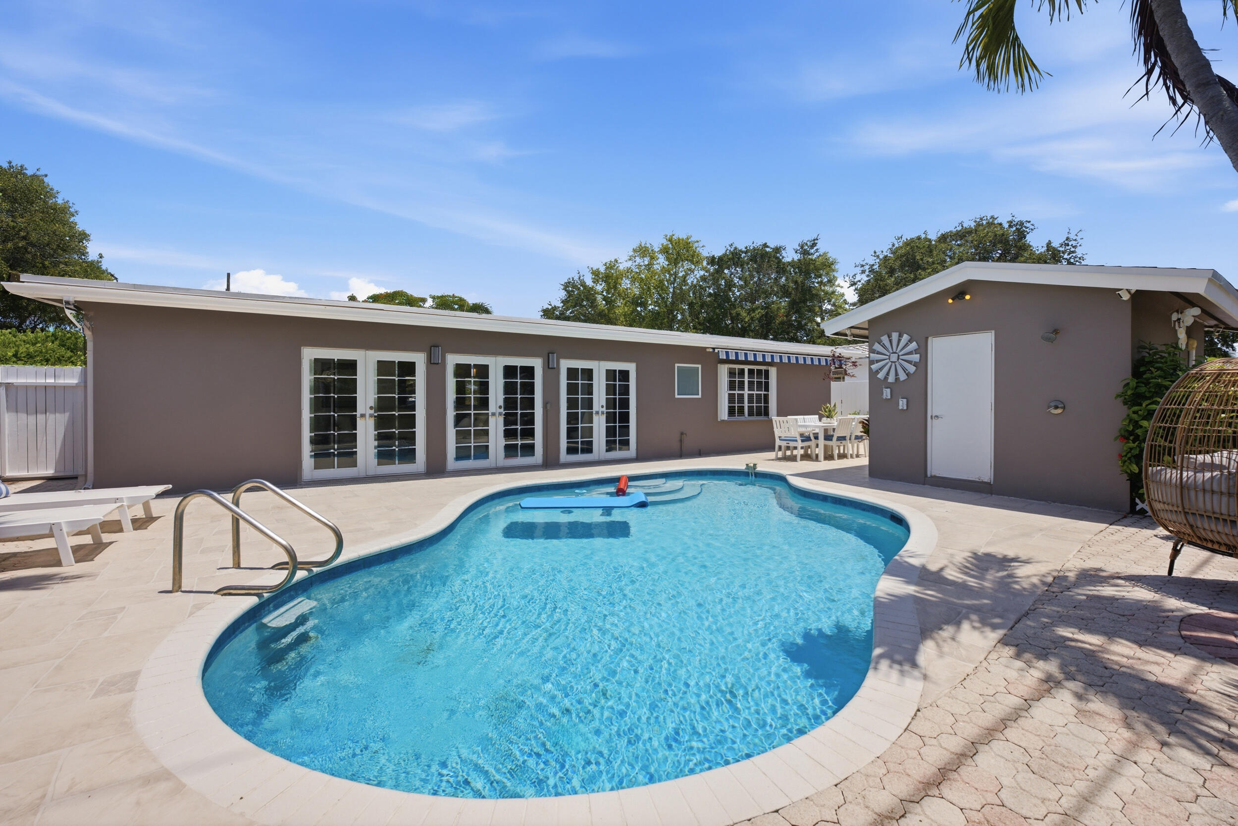 2511 NE 20th Lighthouse Point, FL 33064
