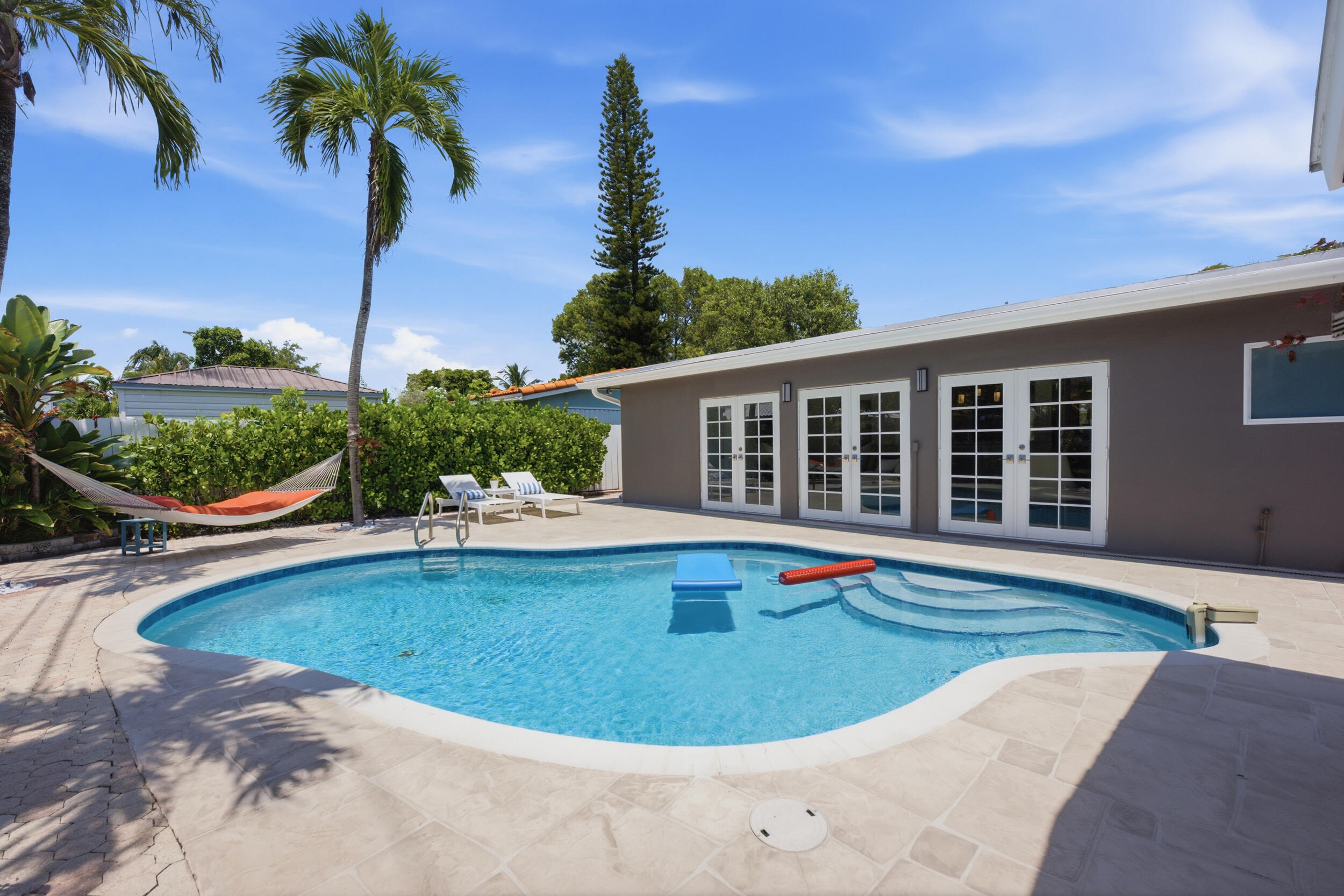 2511 NE 20th Lighthouse Point, FL 33064