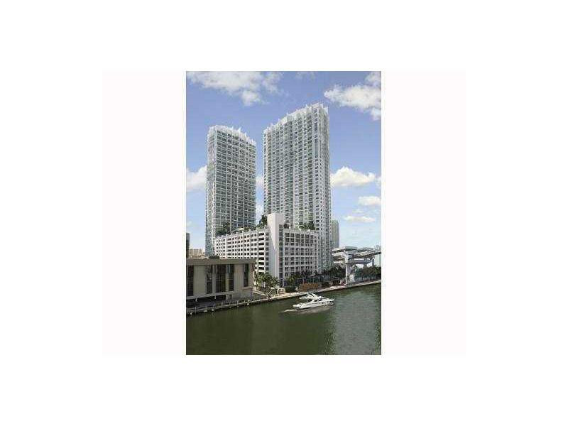 image Brickell on the River North32
