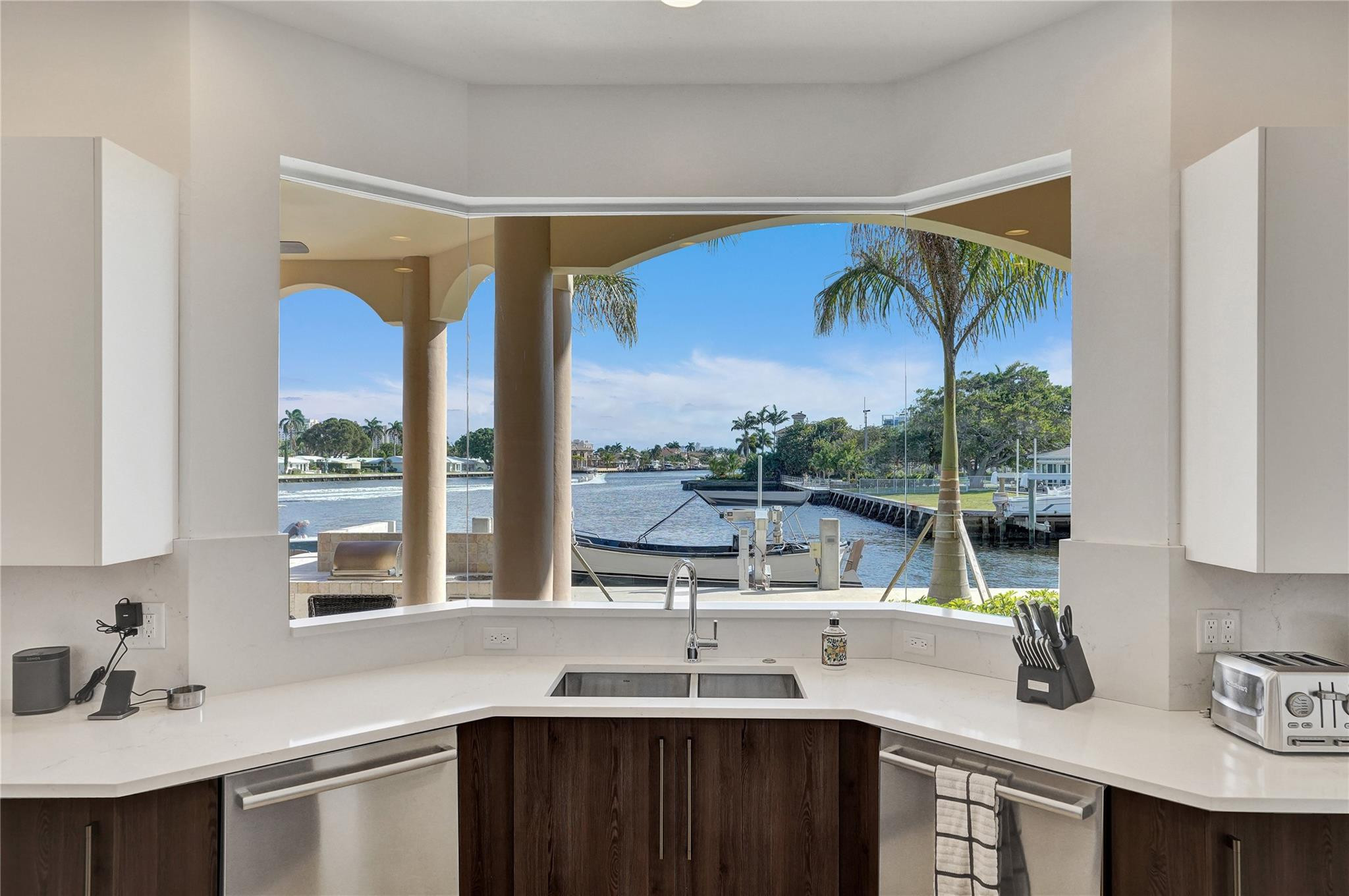 2584 SE 12th St Pompano Beach, FL 33062