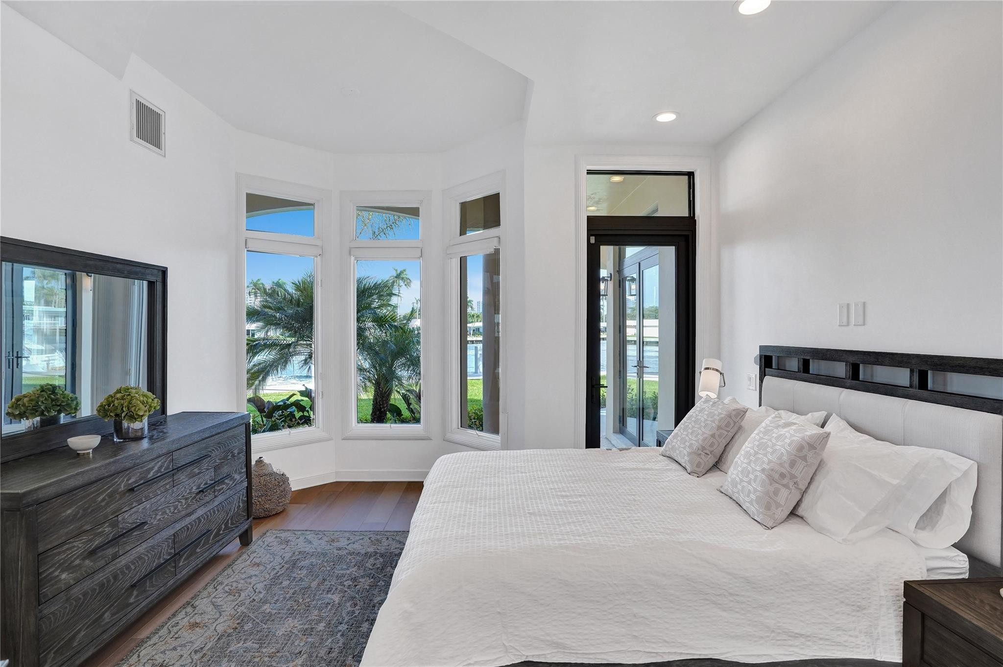 2584 SE 12th St Pompano Beach, FL 33062